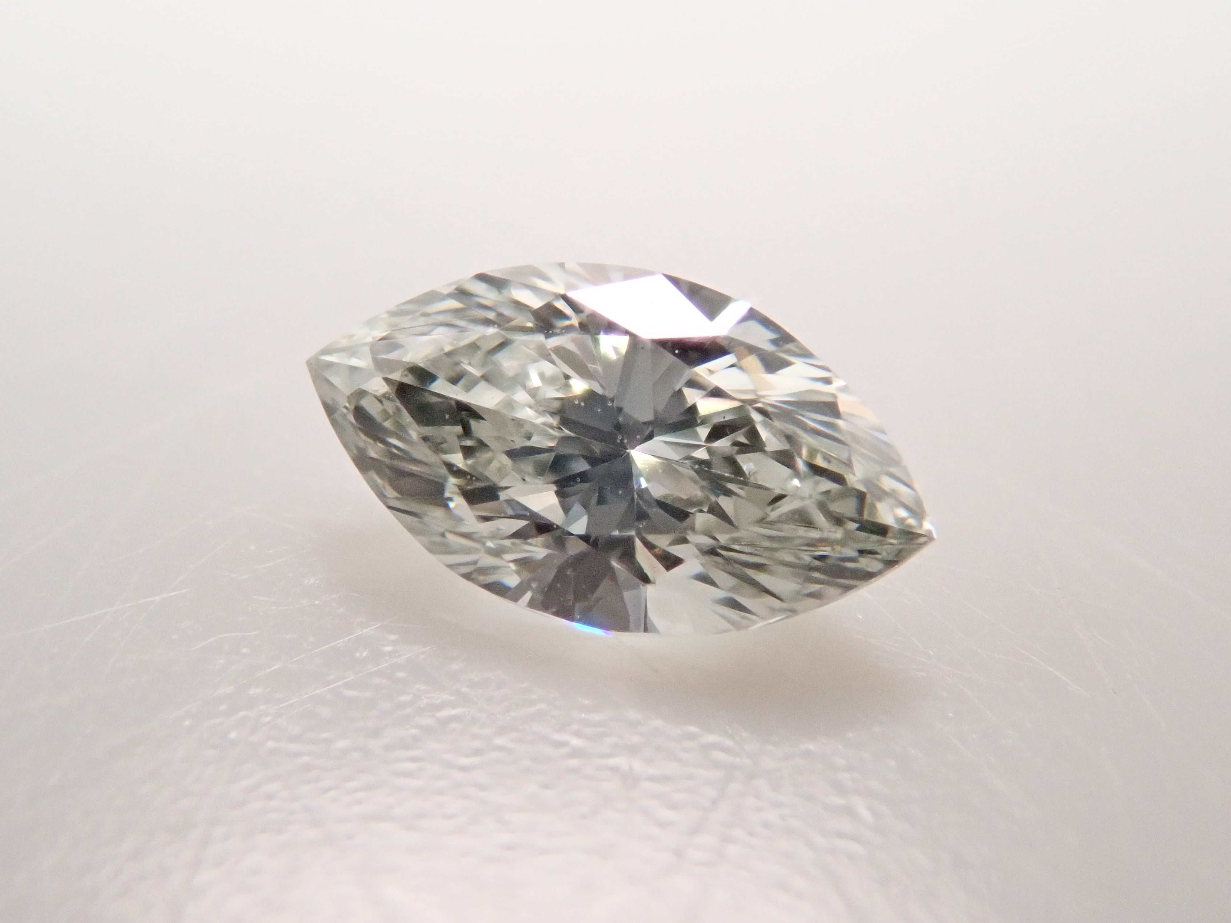 【32501874掲載】カメレオンダイヤモンド 0.153ctルース(LIGHT GRAY GREEN, SI-1)