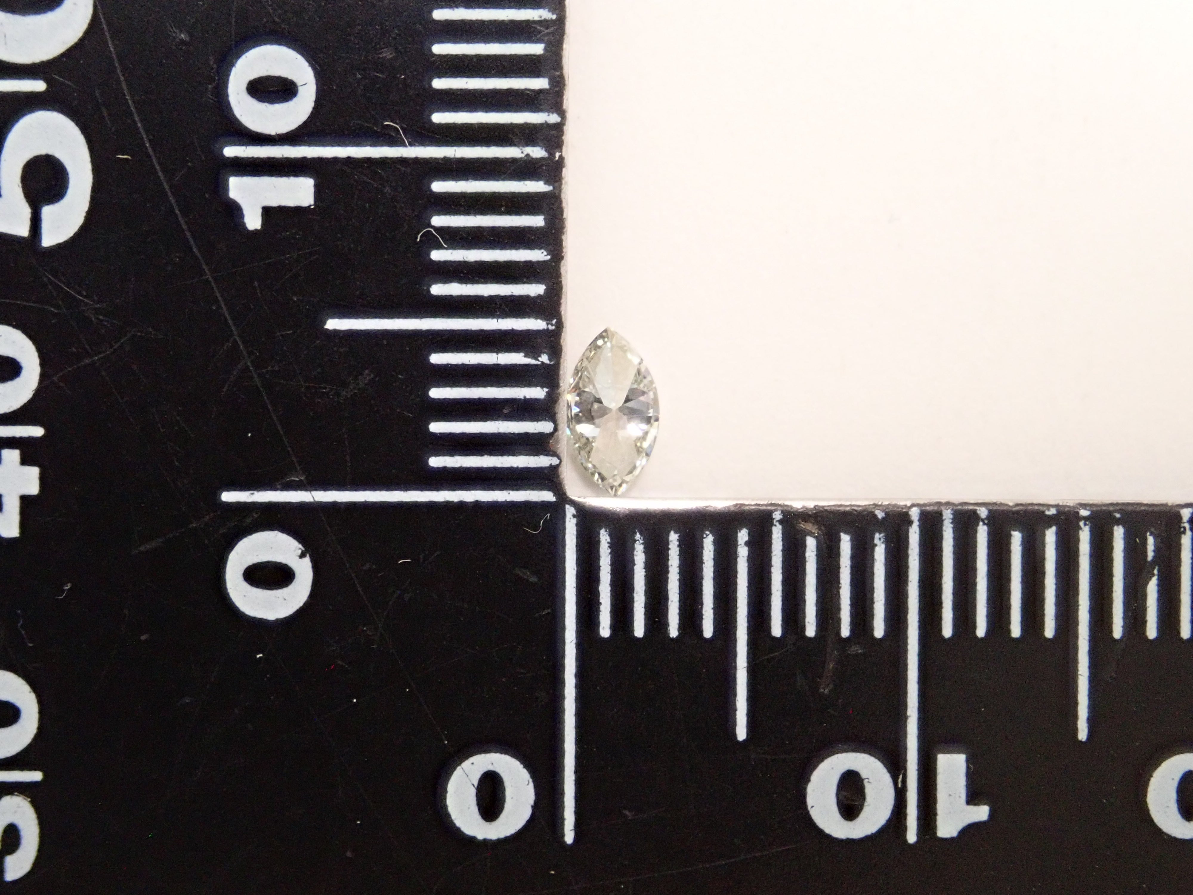 【32501874掲載】カメレオンダイヤモンド 0.153ctルース(LIGHT GRAY GREEN, SI-1)