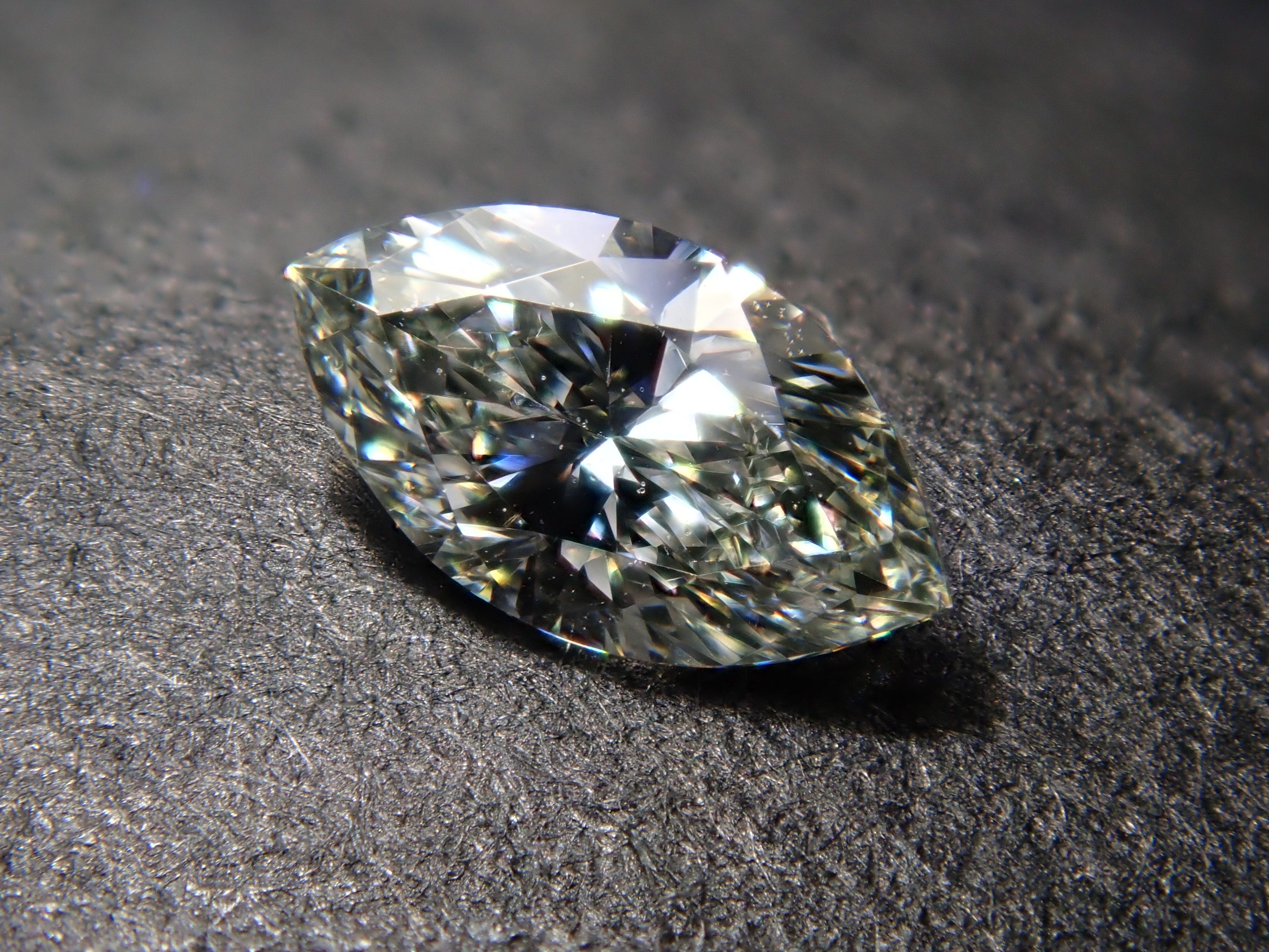 【32501874掲載】カメレオンダイヤモンド 0.153ctルース(LIGHT GRAY GREEN, SI-1)