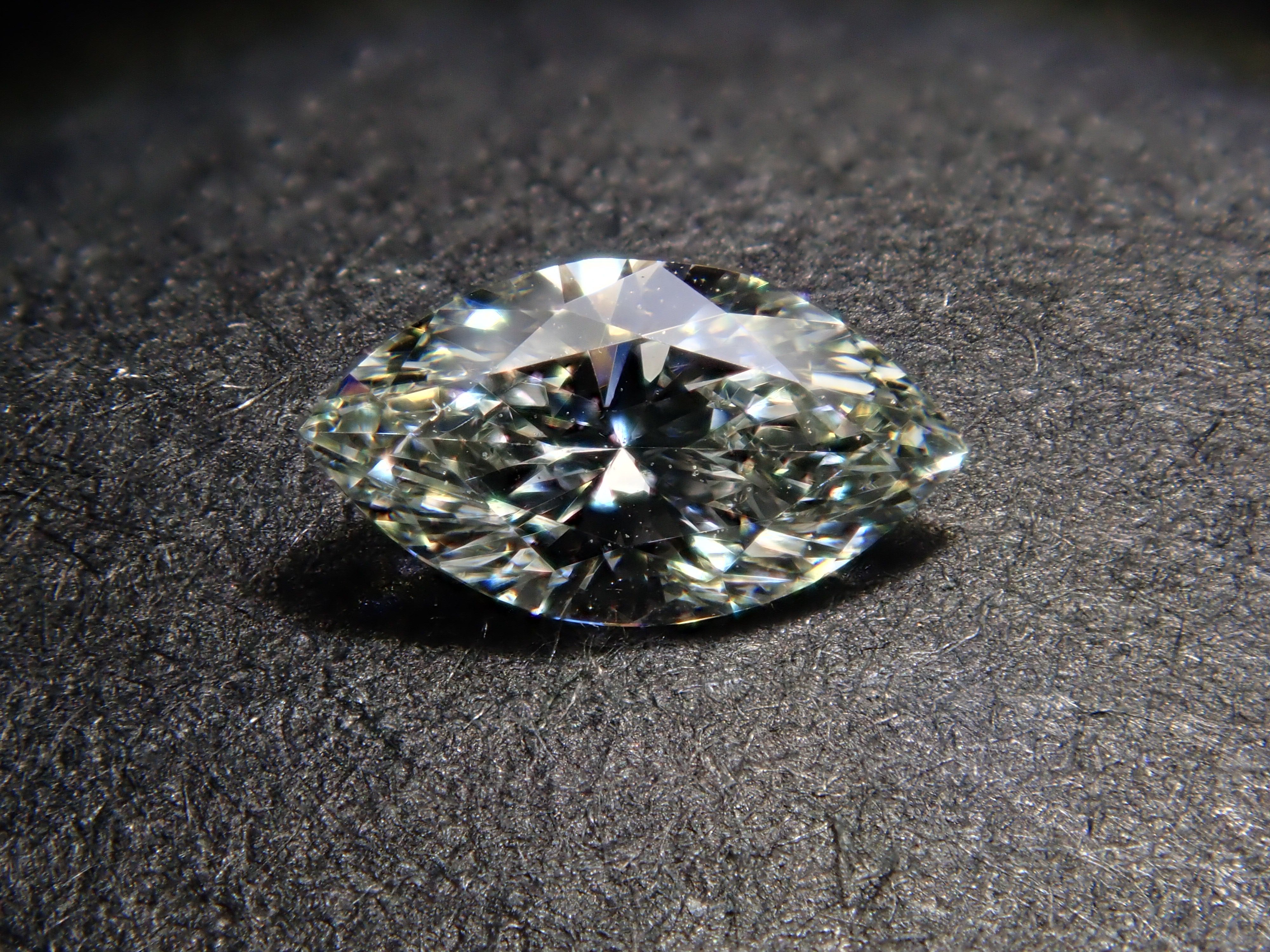 【32501874掲載】カメレオンダイヤモンド 0.153ctルース(LIGHT GRAY GREEN, SI-1)