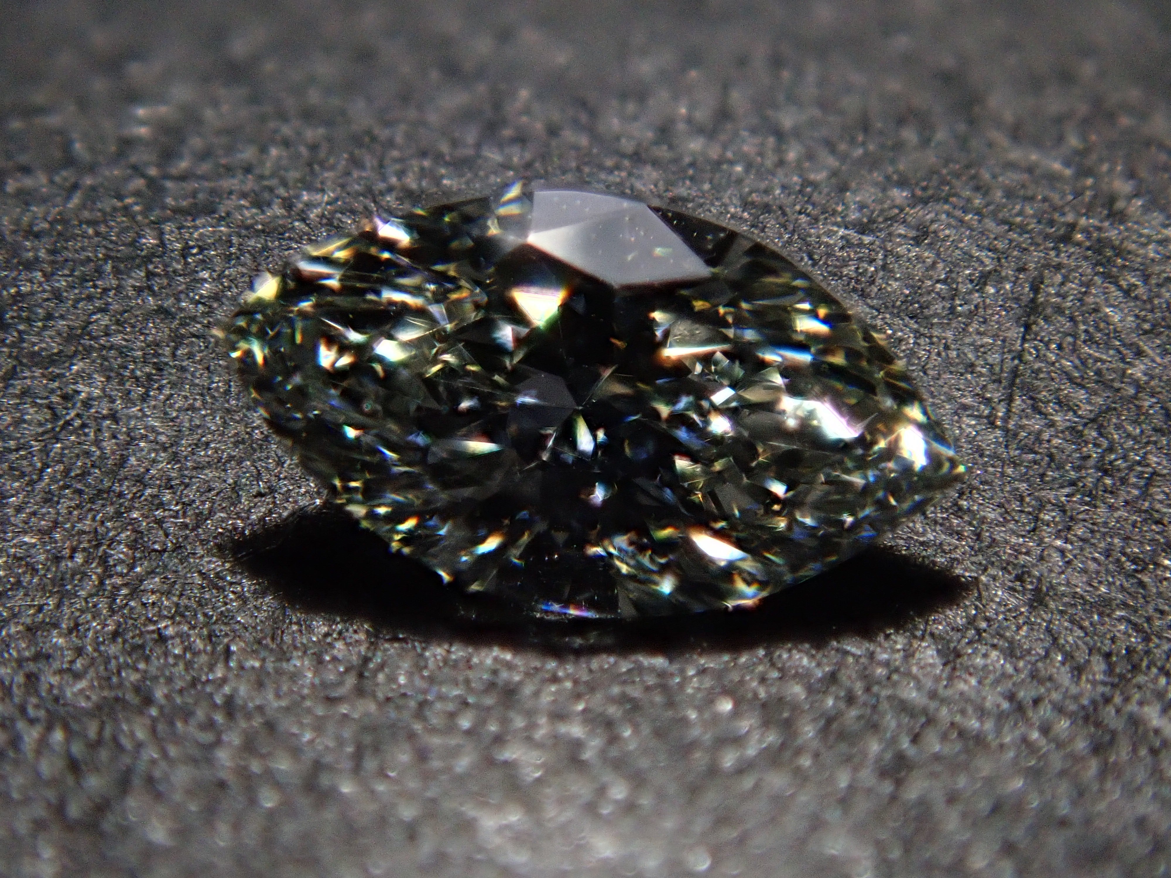 【32501874掲載】カメレオンダイヤモンド 0.153ctルース(LIGHT GRAY GREEN, SI-1)