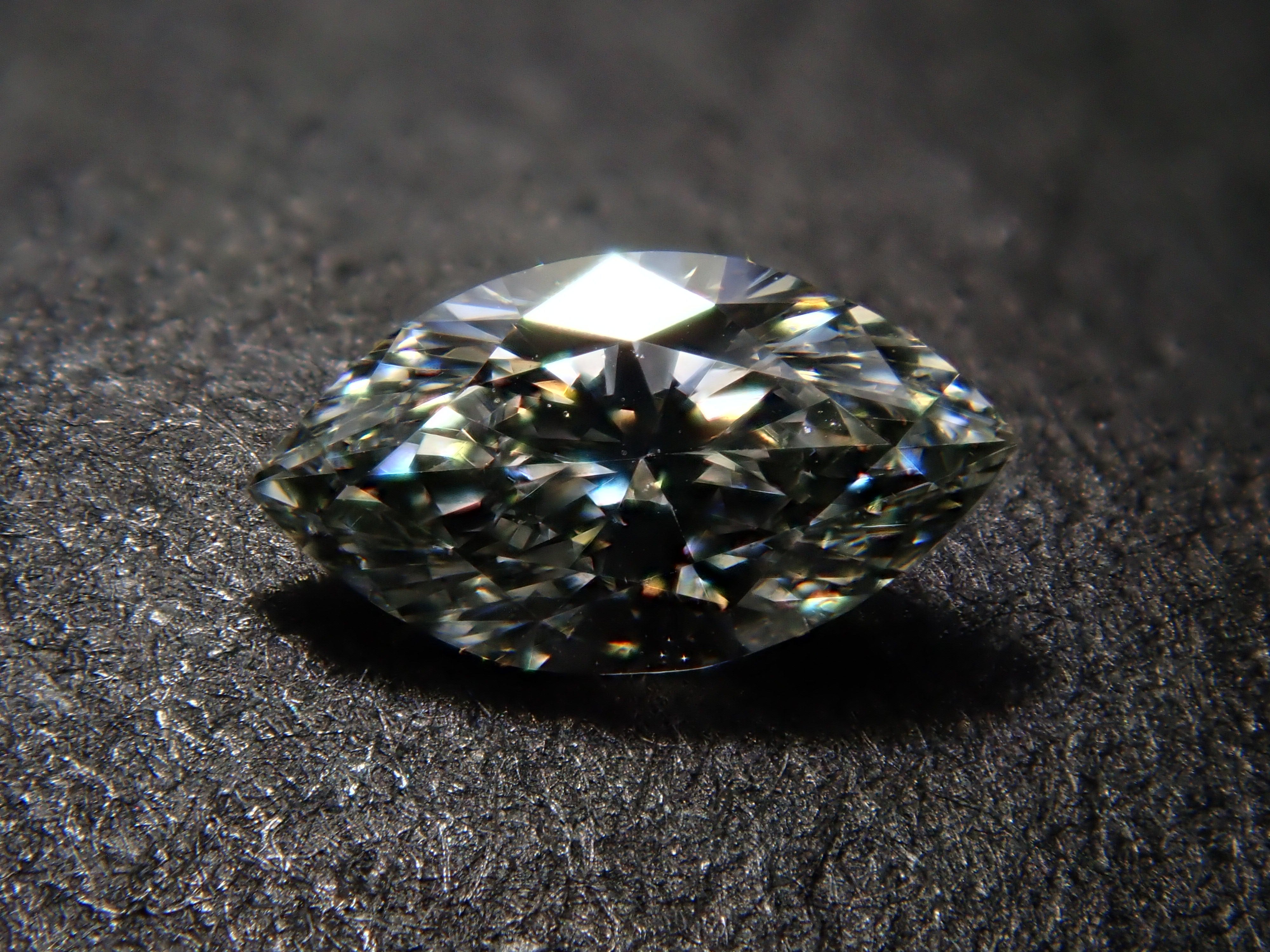 【32501874掲載】カメレオンダイヤモンド 0.153ctルース(LIGHT GRAY GREEN, SI-1)