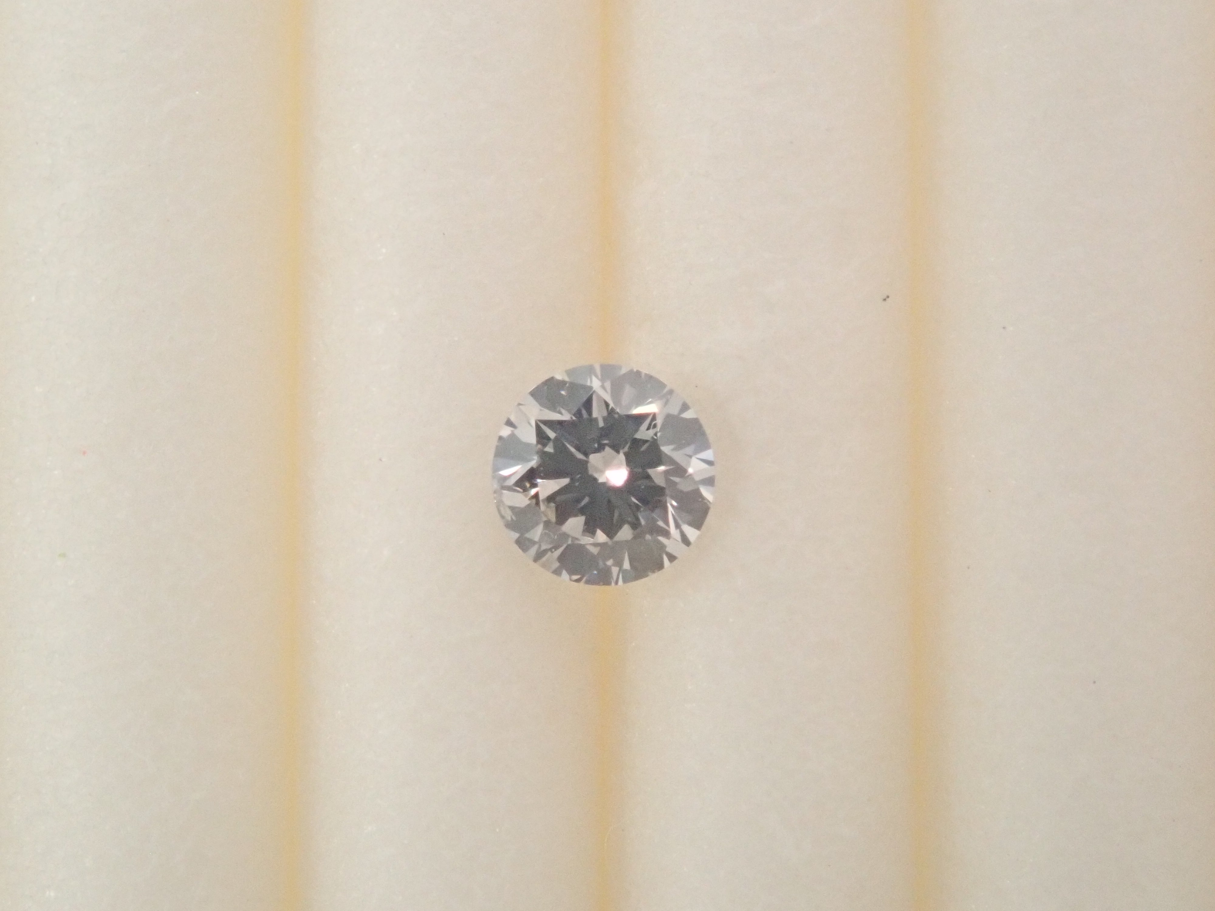 【32501877掲載】グレーダイヤモンド 0.089ctルース(LIGHT GRAY, SI-2)