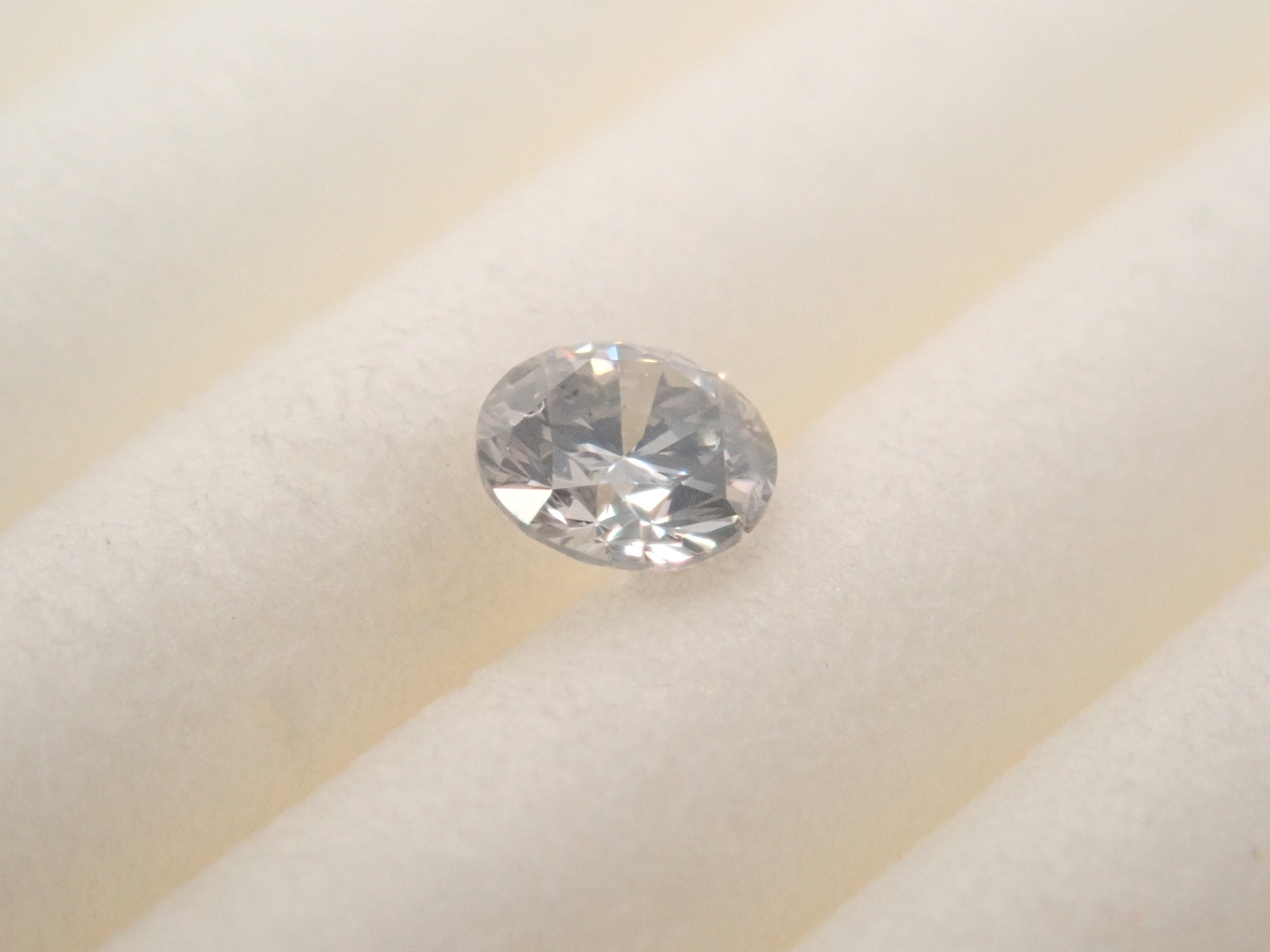 【32501877掲載】グレーダイヤモンド 0.089ctルース(LIGHT GRAY, SI-2)