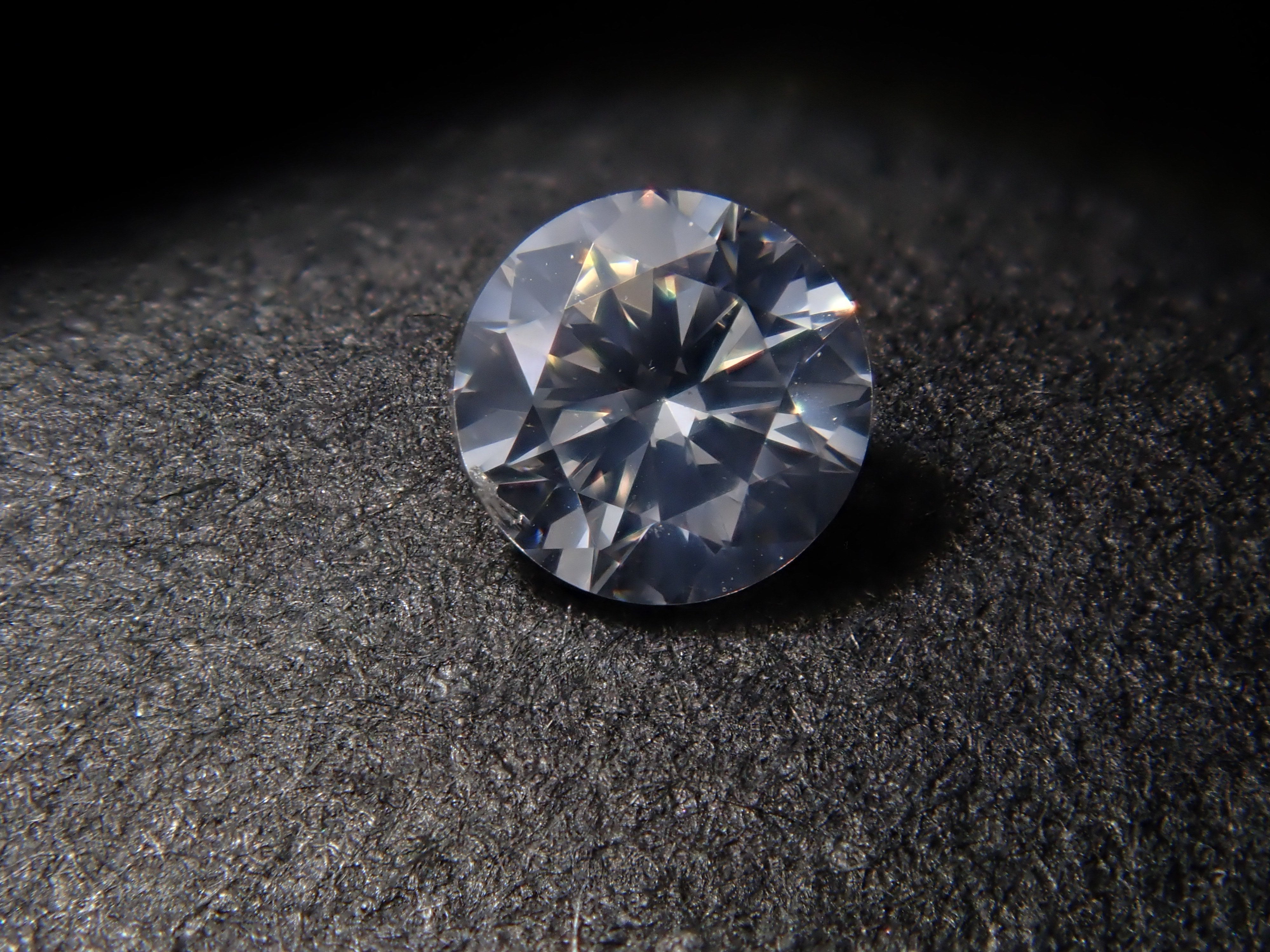 【32501877掲載】グレーダイヤモンド 0.089ctルース(LIGHT GRAY, SI-2)