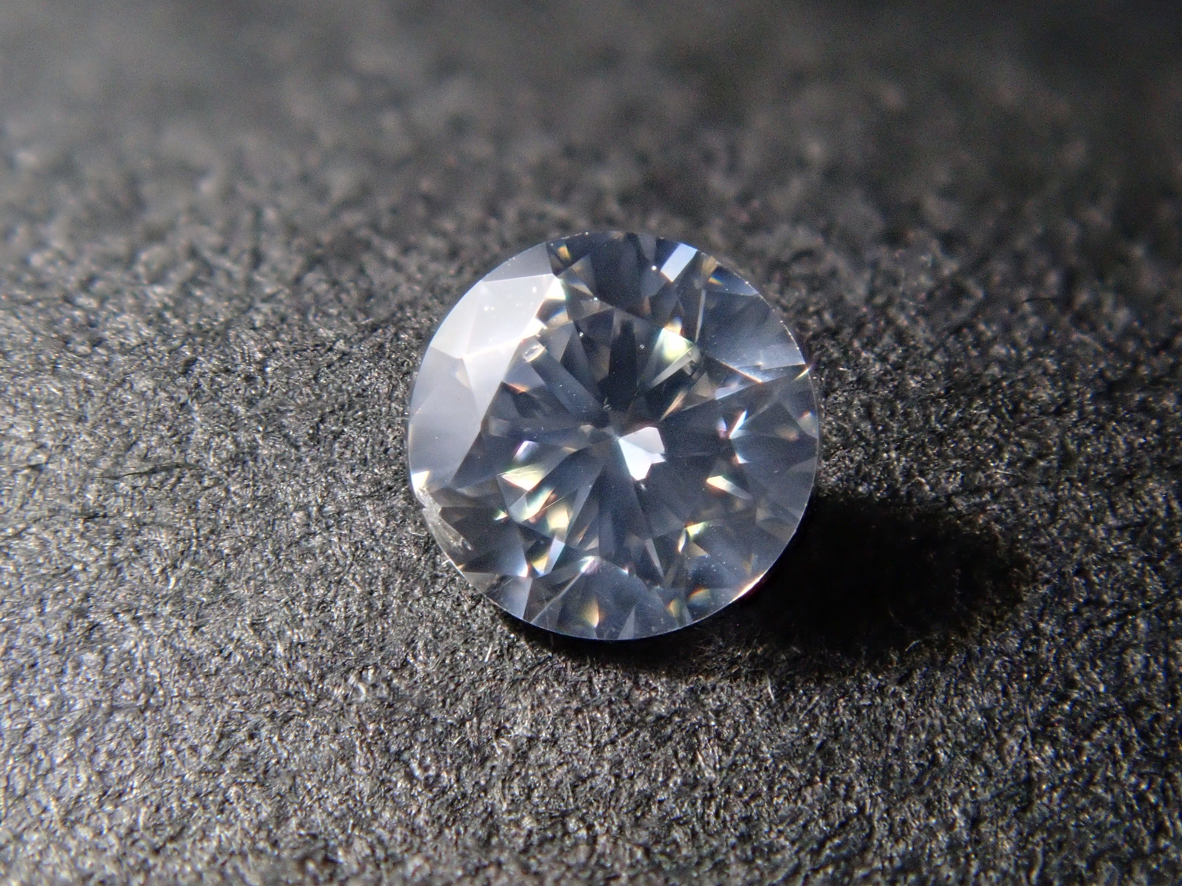 【32501877掲載】グレーダイヤモンド 0.089ctルース(LIGHT GRAY, SI-2)