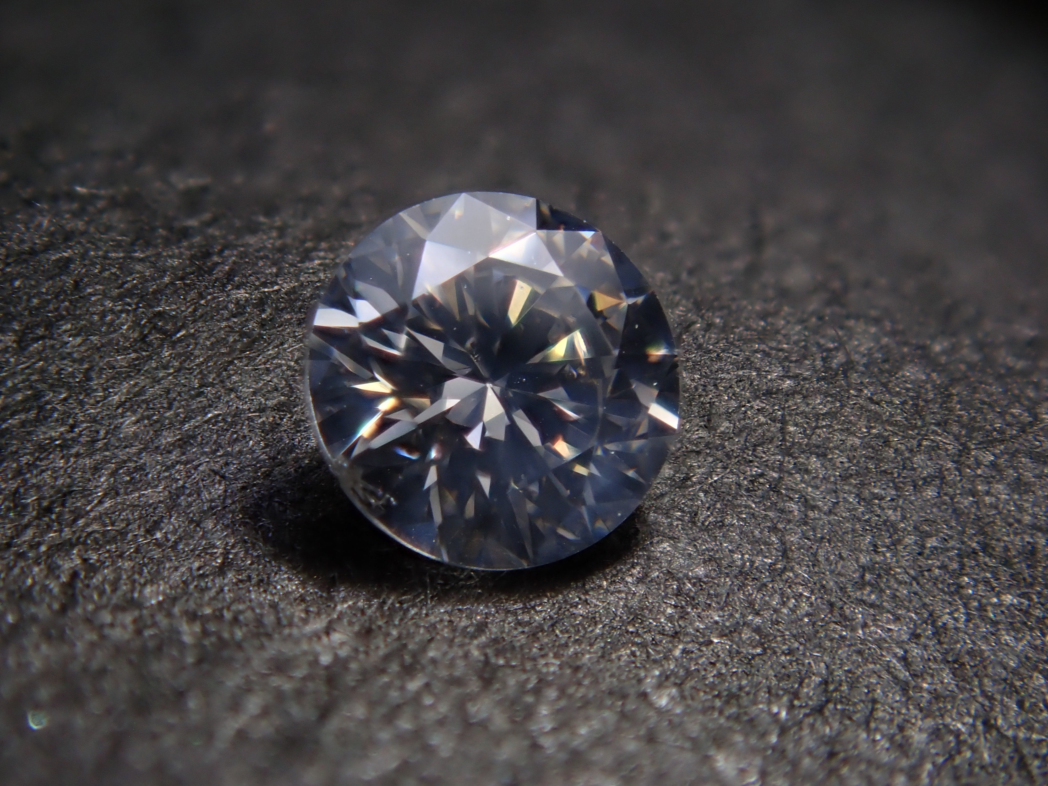 【32501877掲載】グレーダイヤモンド 0.089ctルース(LIGHT GRAY, SI-2)