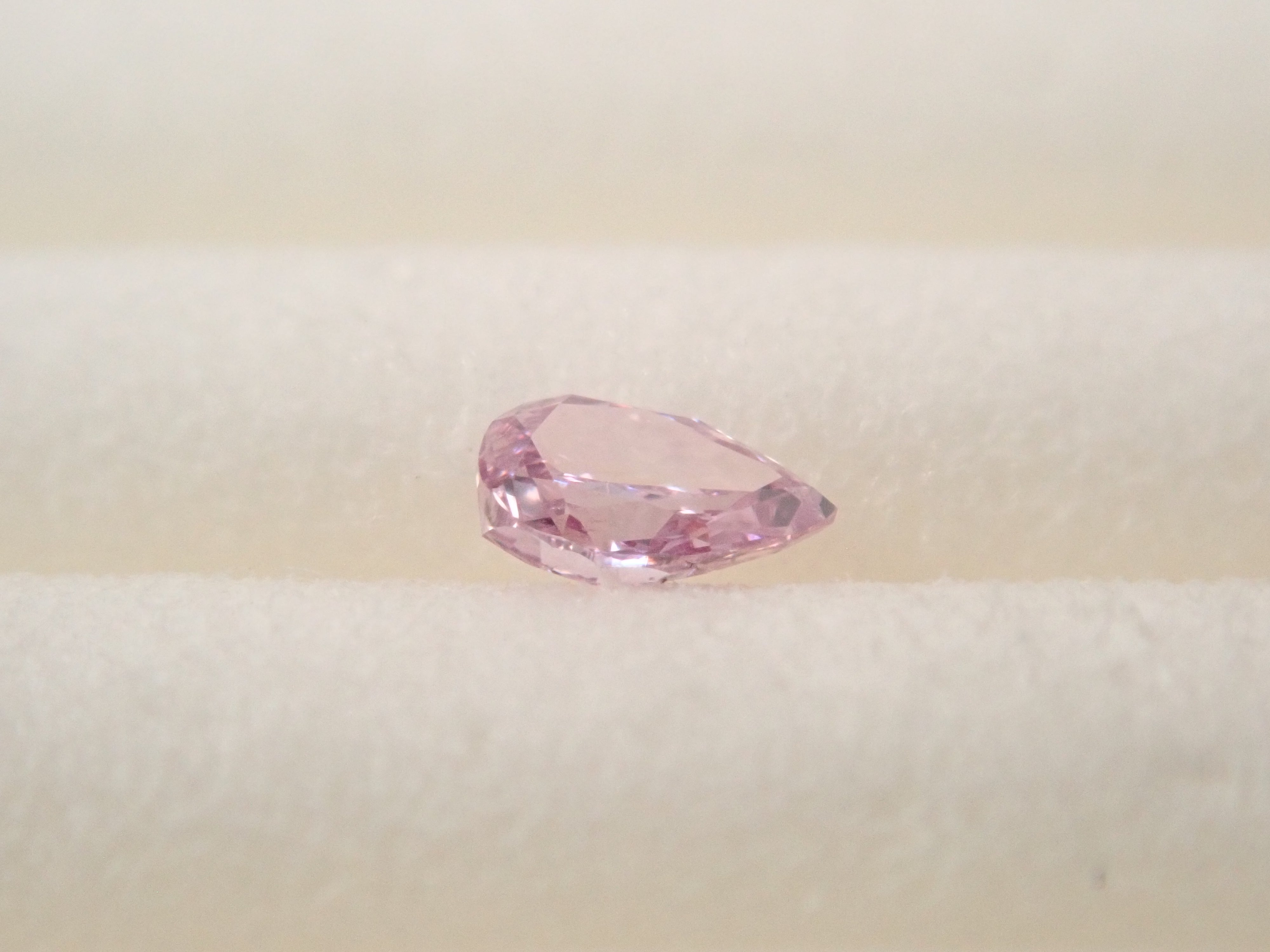 【32501867掲載】パープルダイヤモンド 0.048ctルース(FANCY VIVID PINK PURPLE, SI-1)