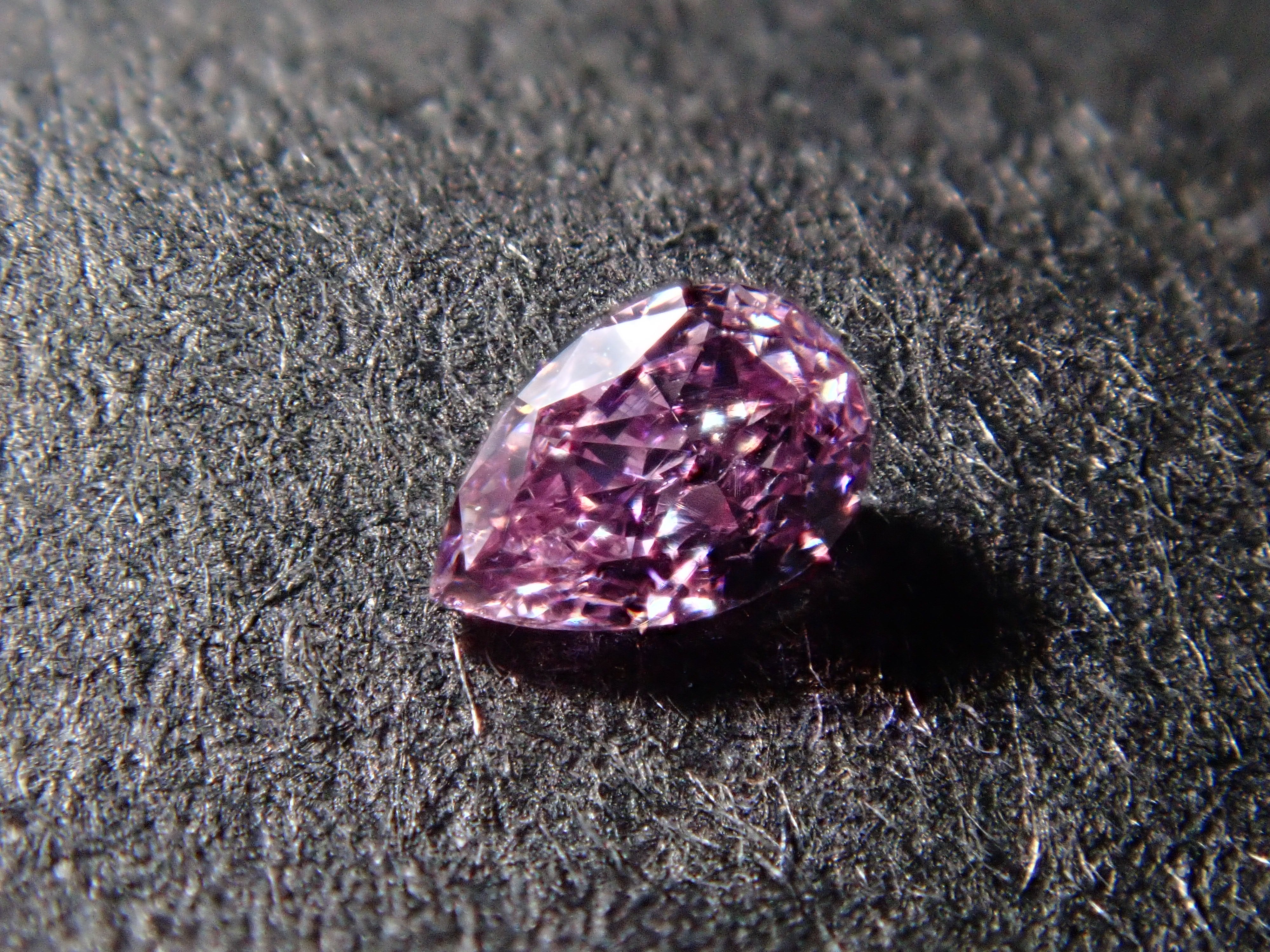 【32501867掲載】パープルダイヤモンド 0.048ctルース(FANCY VIVID PINK PURPLE, SI-1)