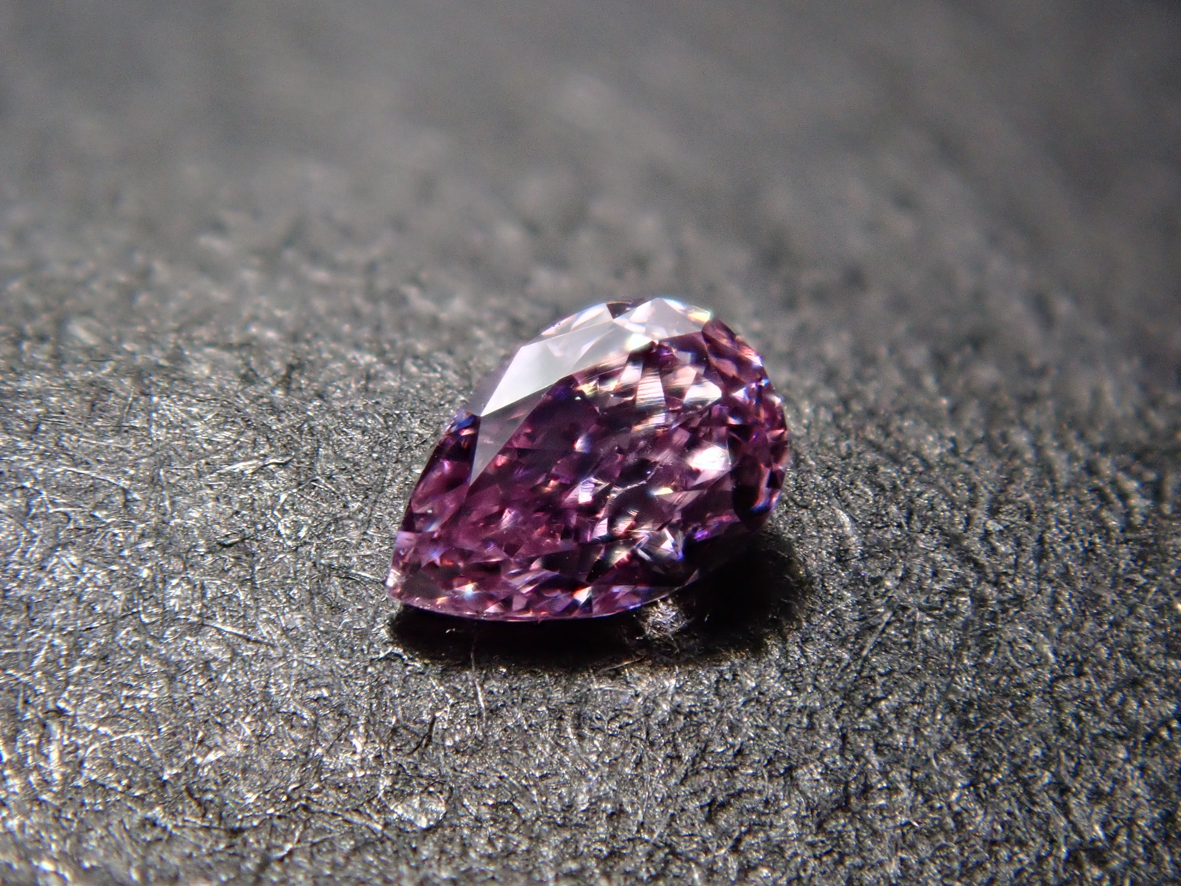 【32501867掲載】パープルダイヤモンド 0.048ctルース(FANCY VIVID PINK PURPLE, SI-1)