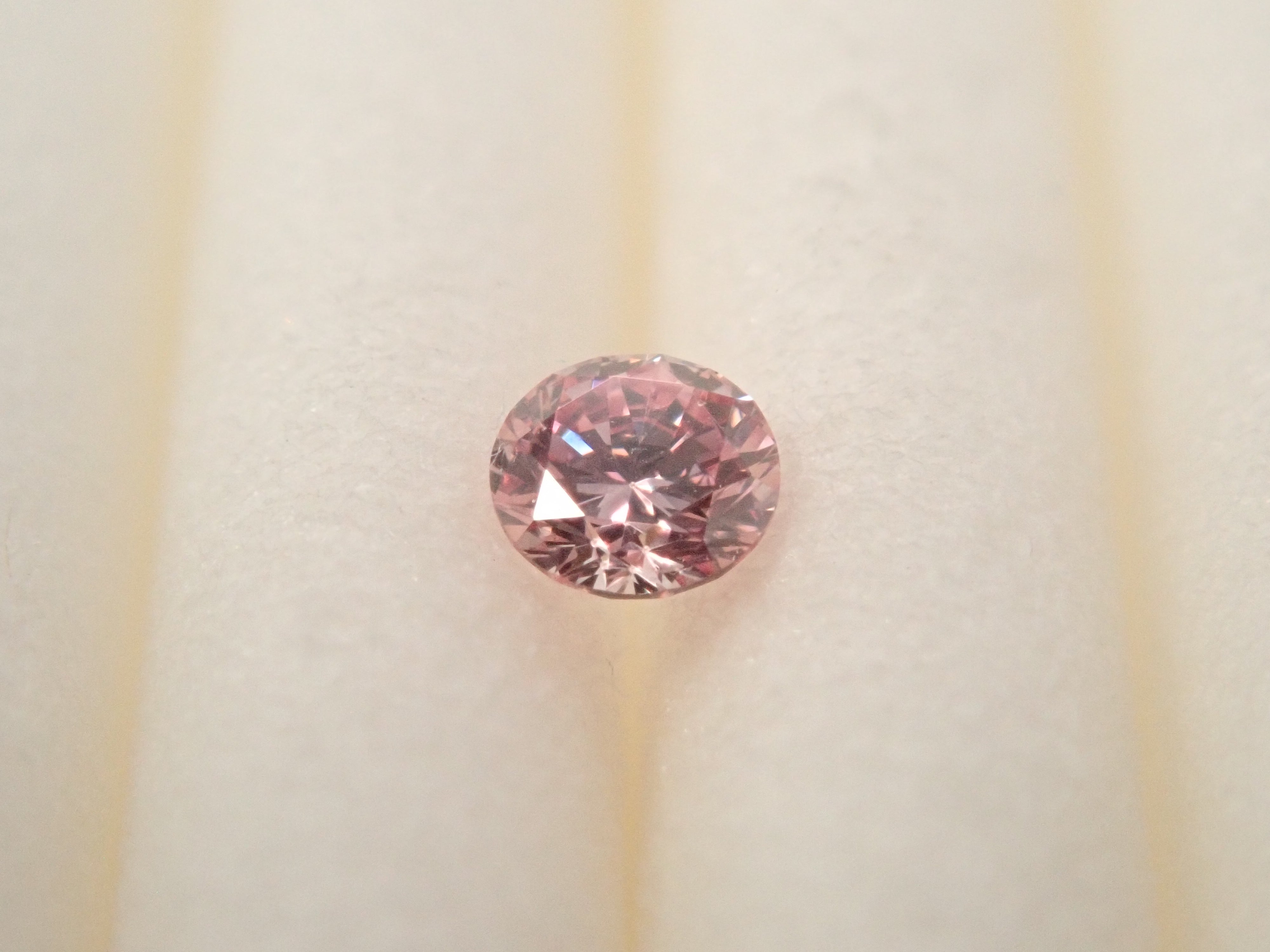 ピンクダイヤモンド 0.049ctルース(FANCY PINK, VS-1)