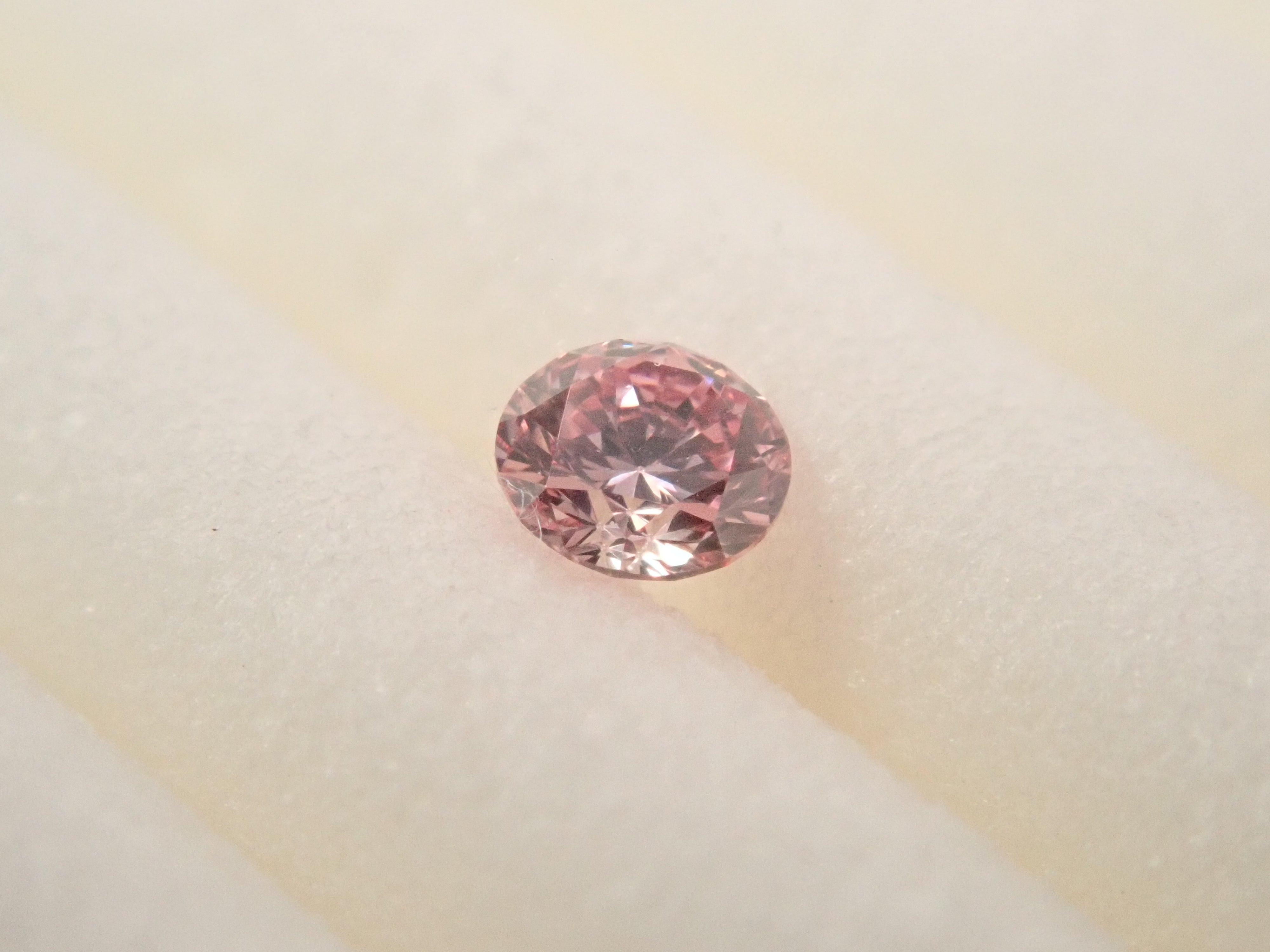 ピンクダイヤモンド 0.049ctルース(FANCY PINK, VS-1)
