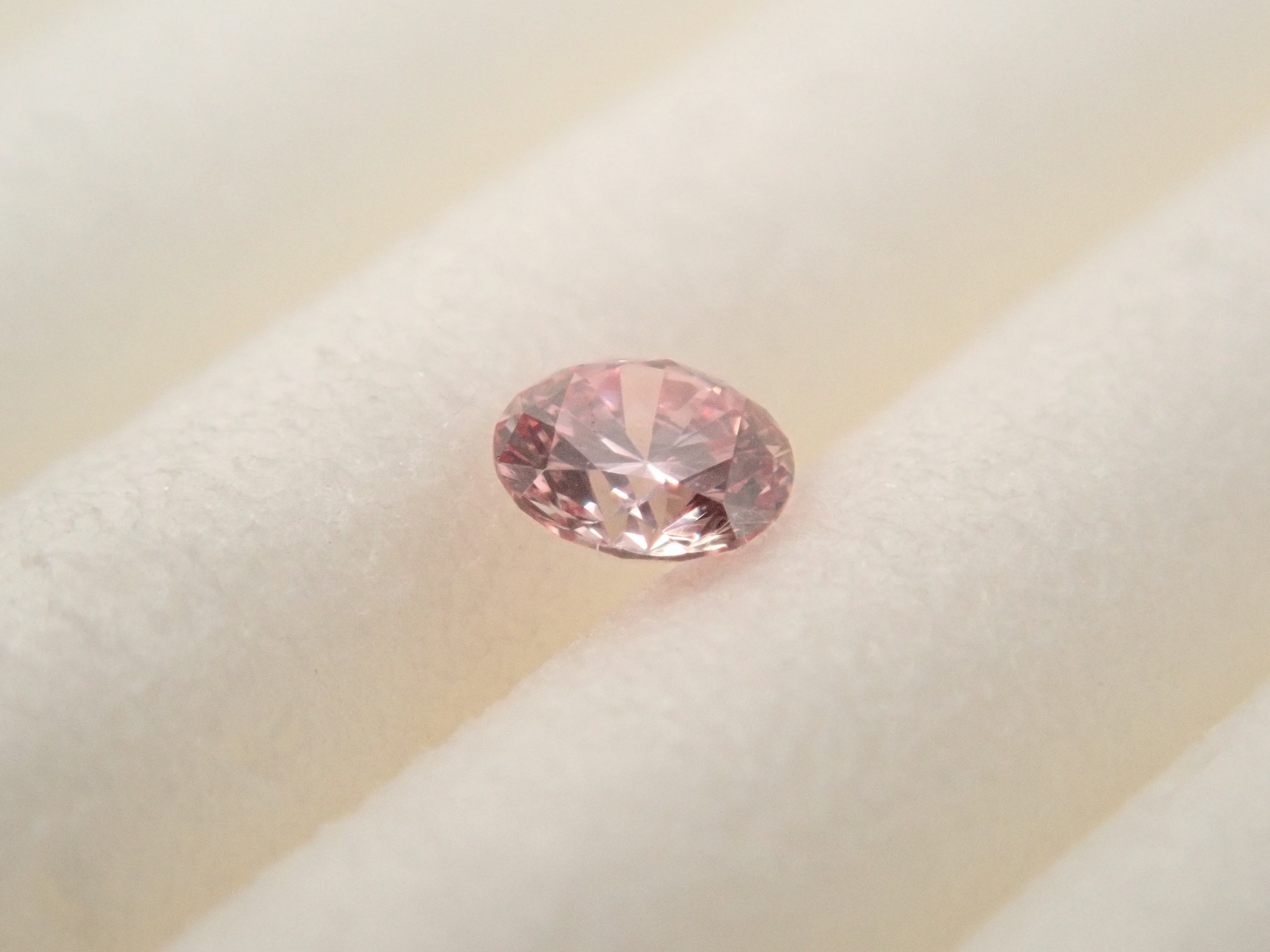 ピンクダイヤモンド 0.049ctルース(FANCY PINK, VS-1)