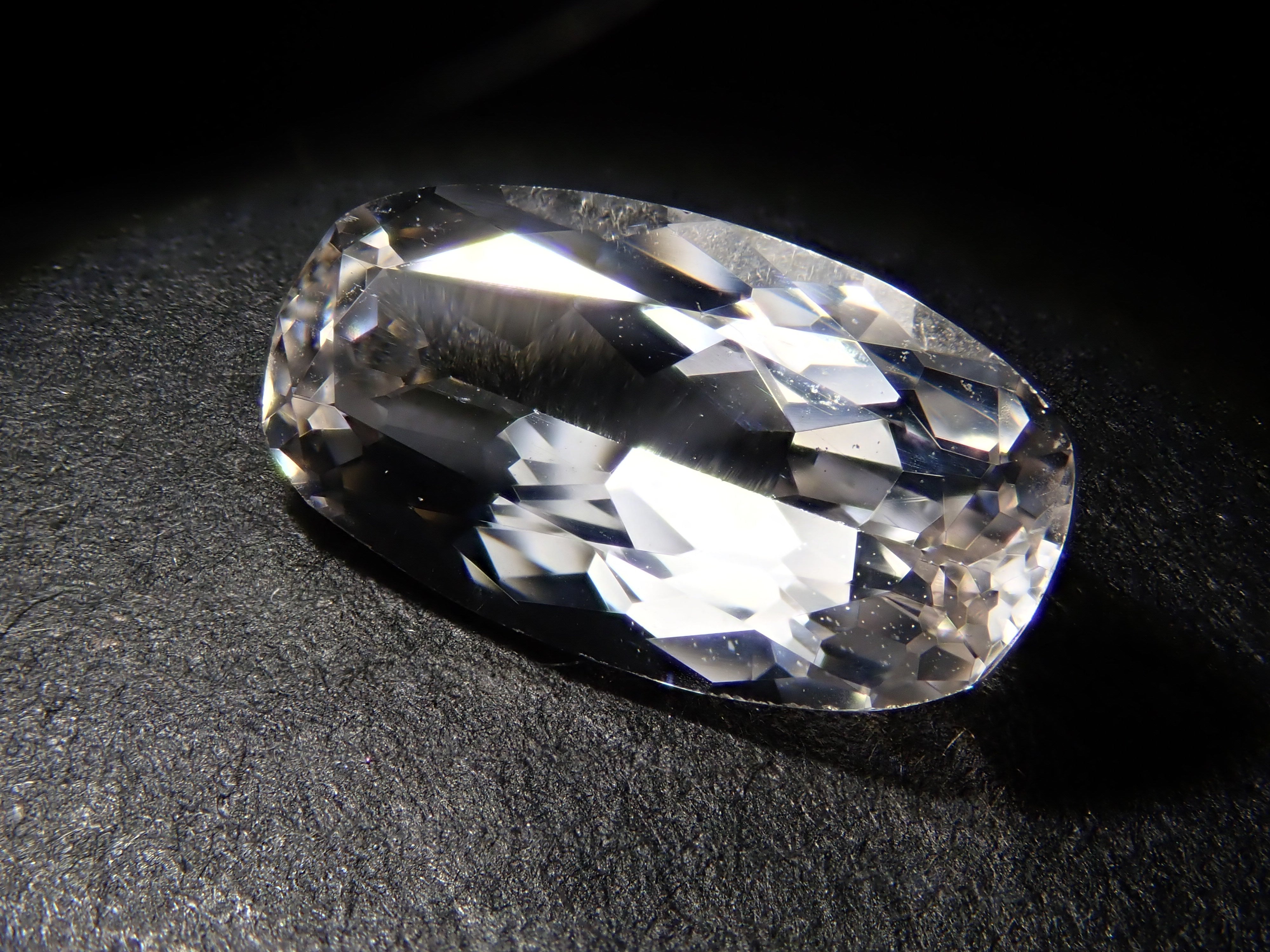 【12562730掲載】スリランカ産エンスタタイト 1.877ctルース