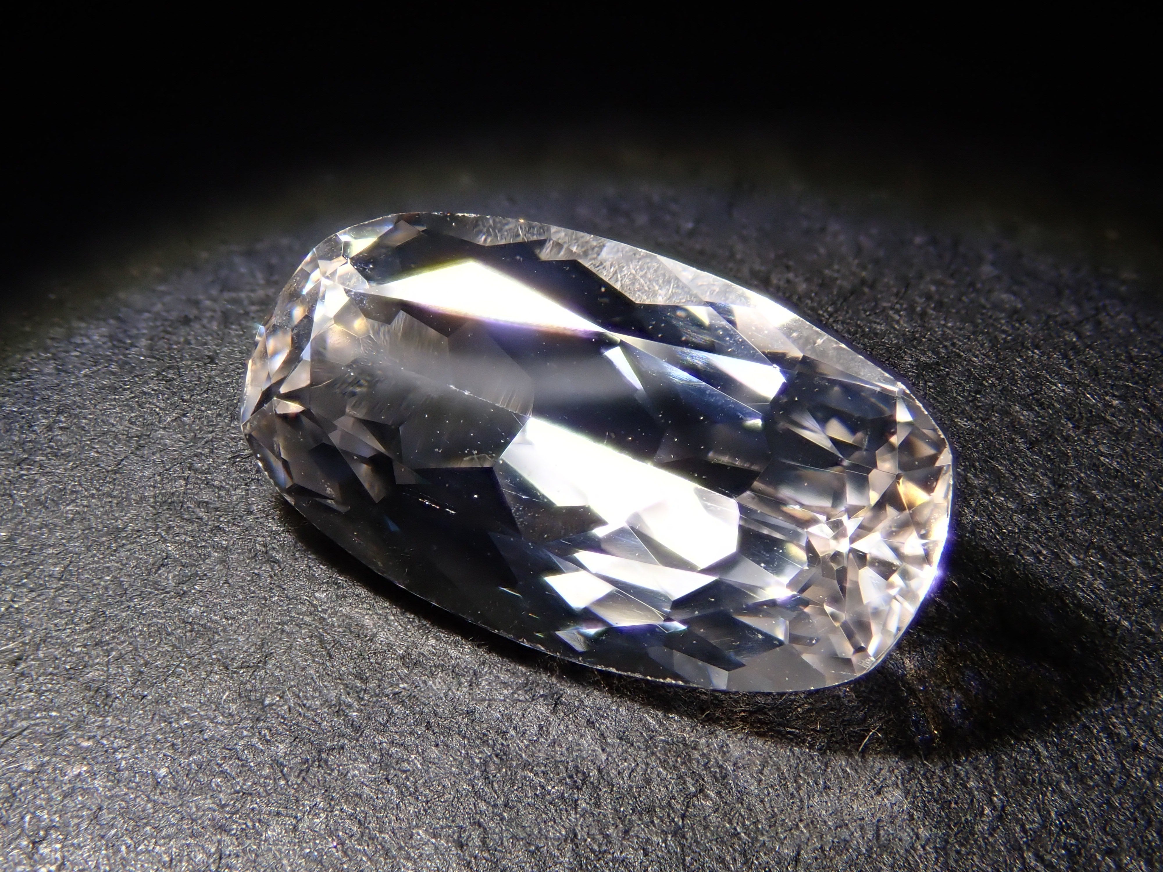 【12562730掲載】スリランカ産エンスタタイト 1.877ctルース