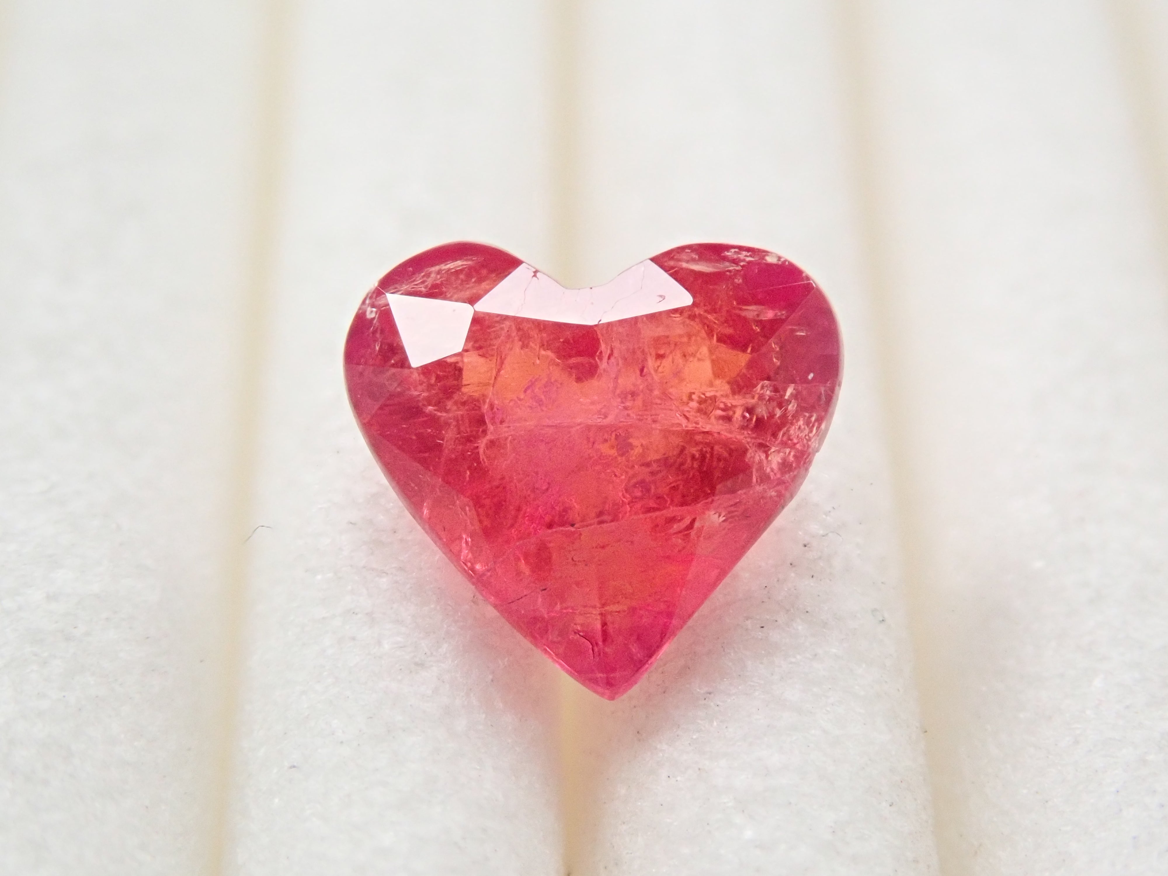 【12550983掲載】マダガスカル産ペツォッタイト 0.670ctルース