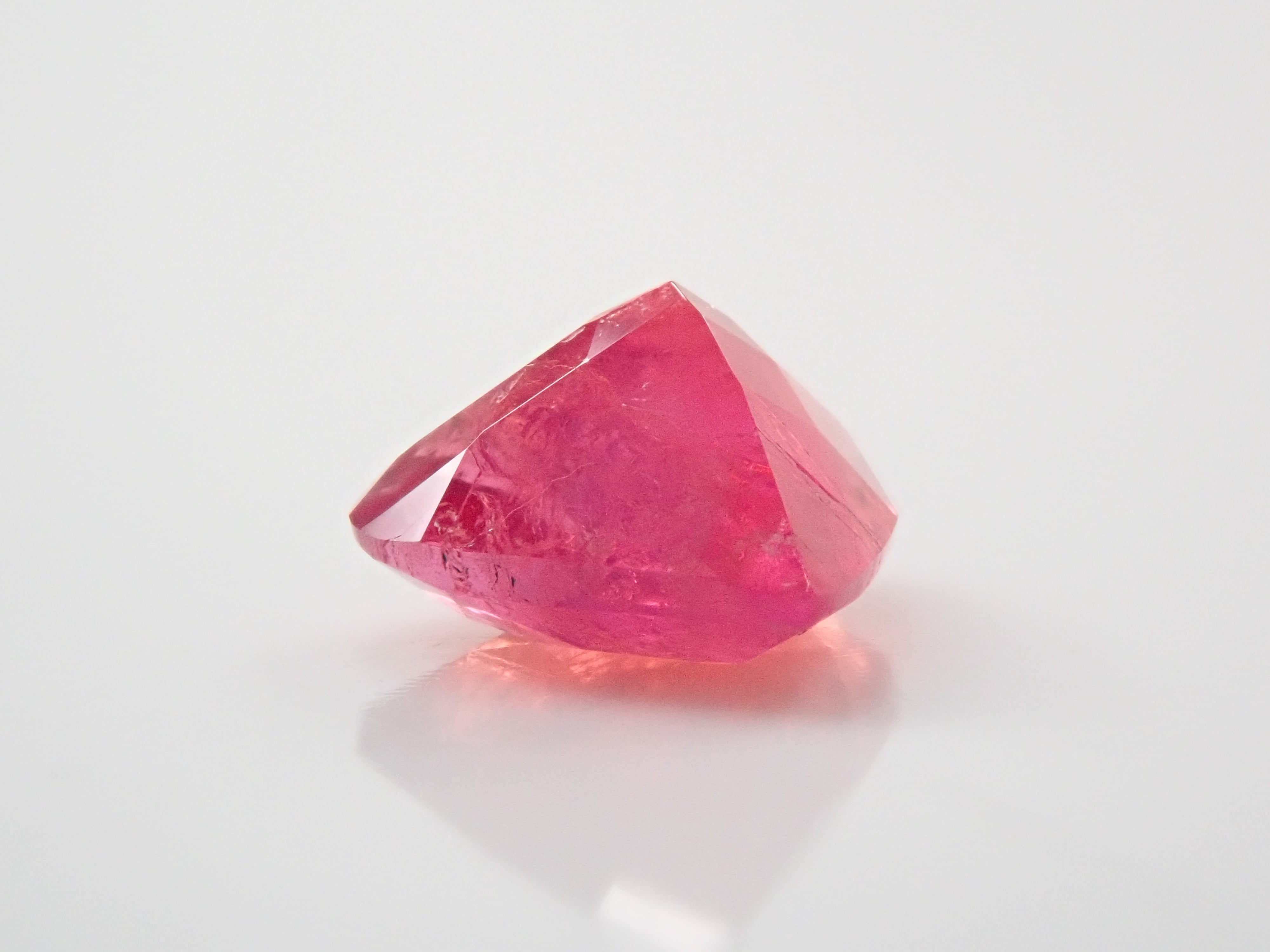 【12550983掲載】マダガスカル産ペツォッタイト 0.670ctルース