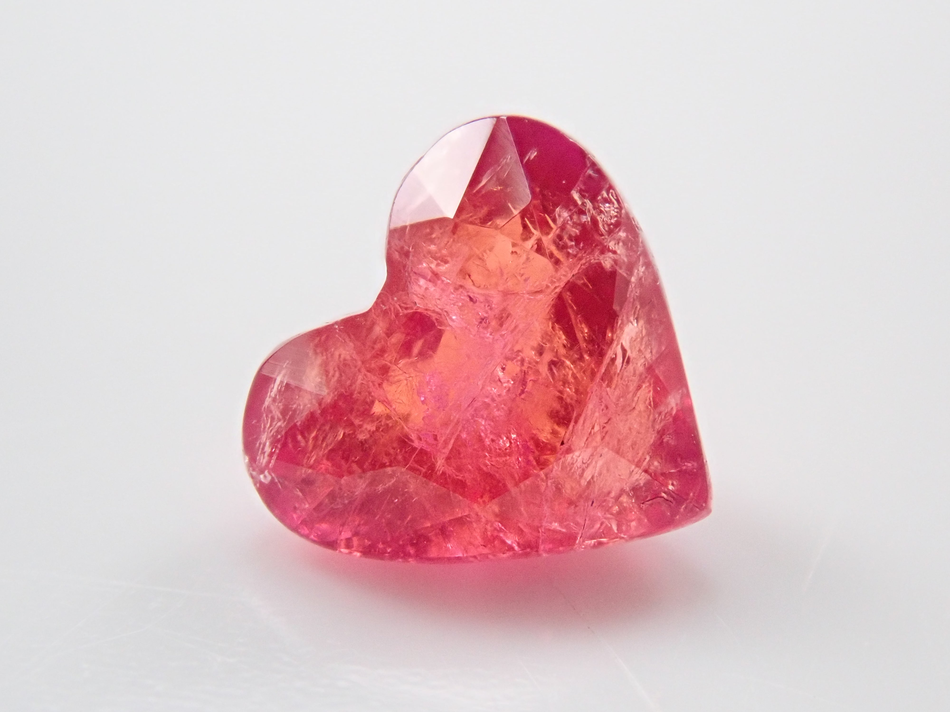 【12550983掲載】マダガスカル産ペツォッタイト 0.670ctルース