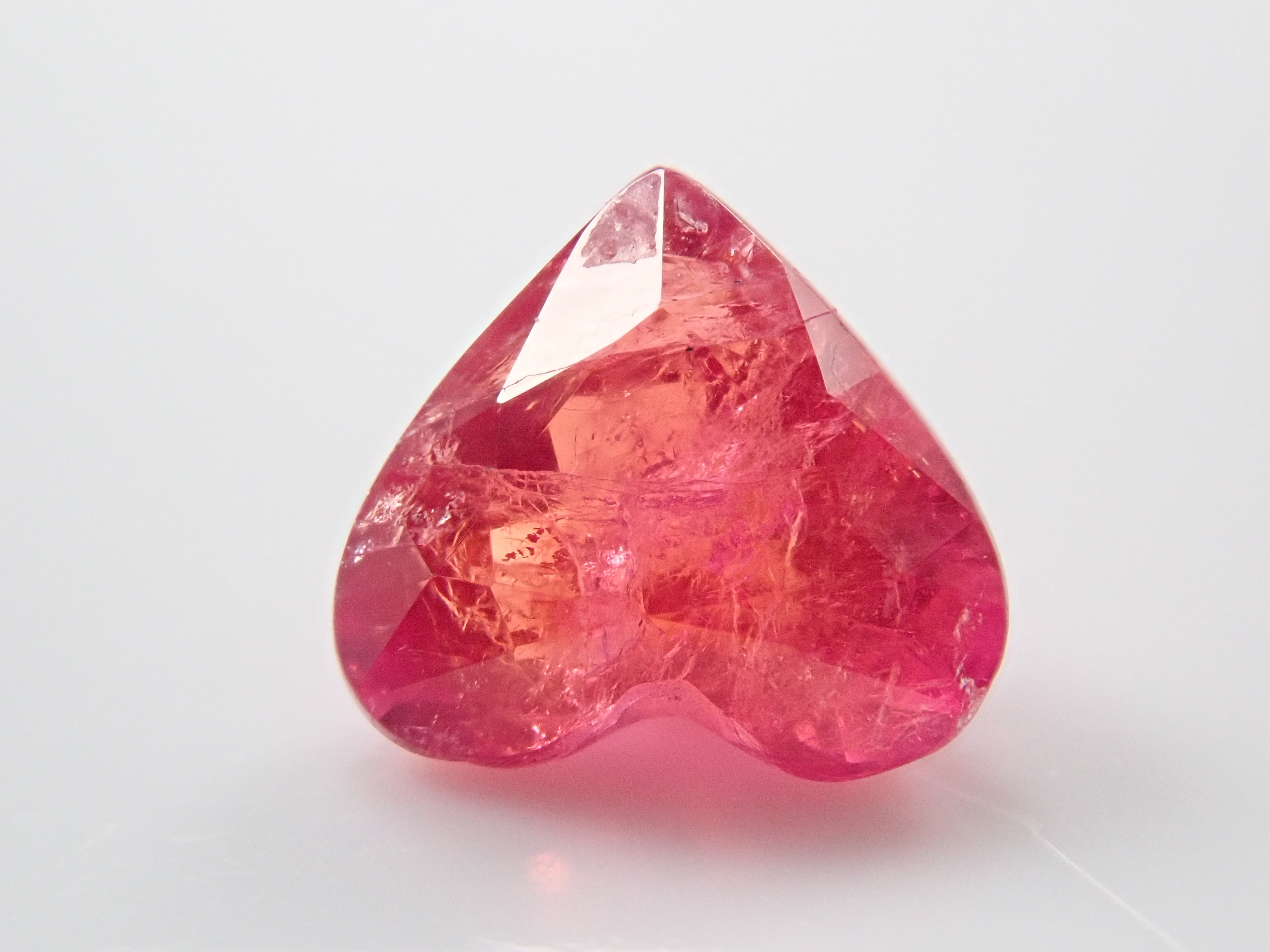 【12550983掲載】マダガスカル産ペツォッタイト 0.670ctルース