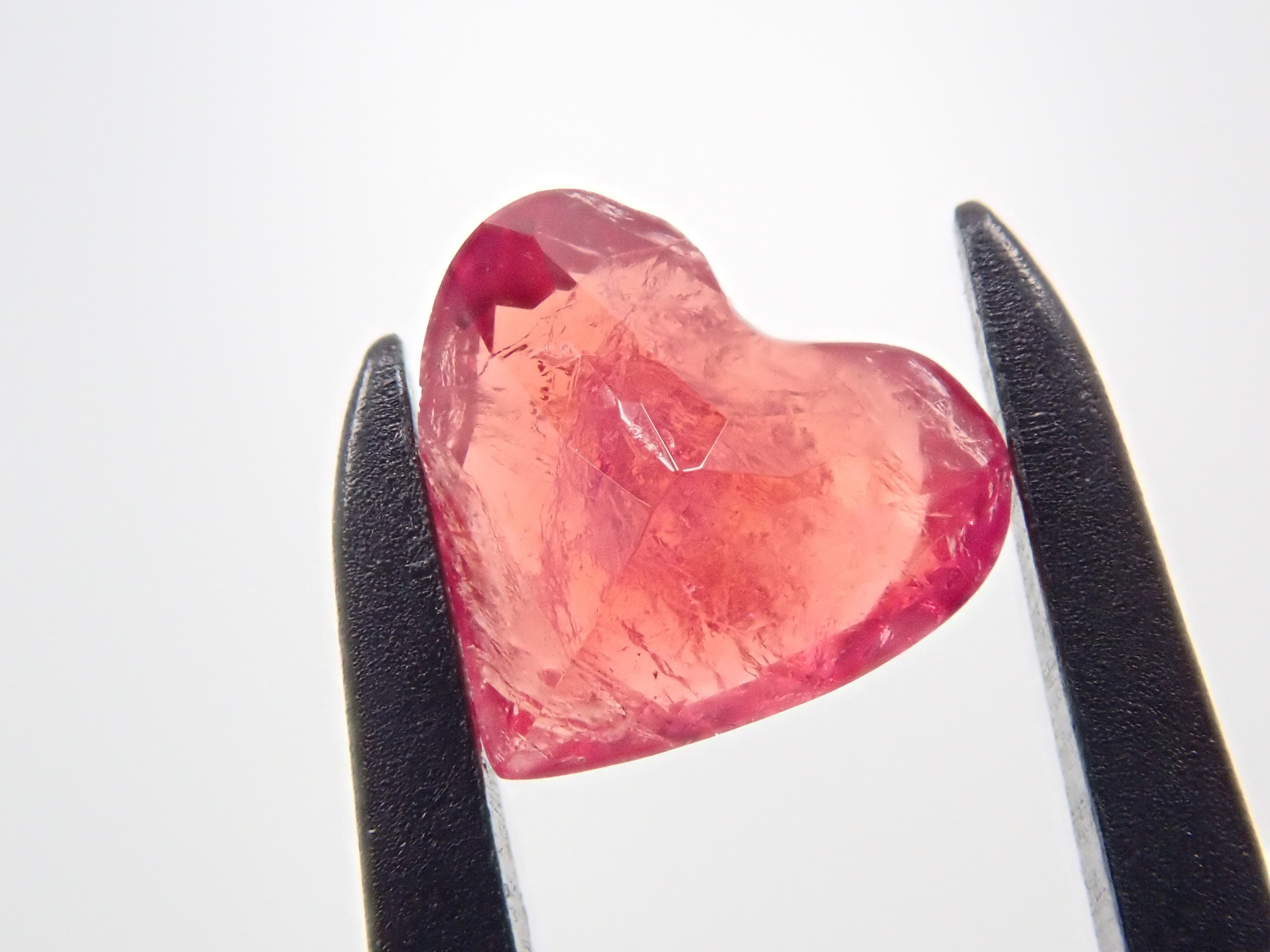 【12550983掲載】マダガスカル産ペツォッタイト 0.670ctルース