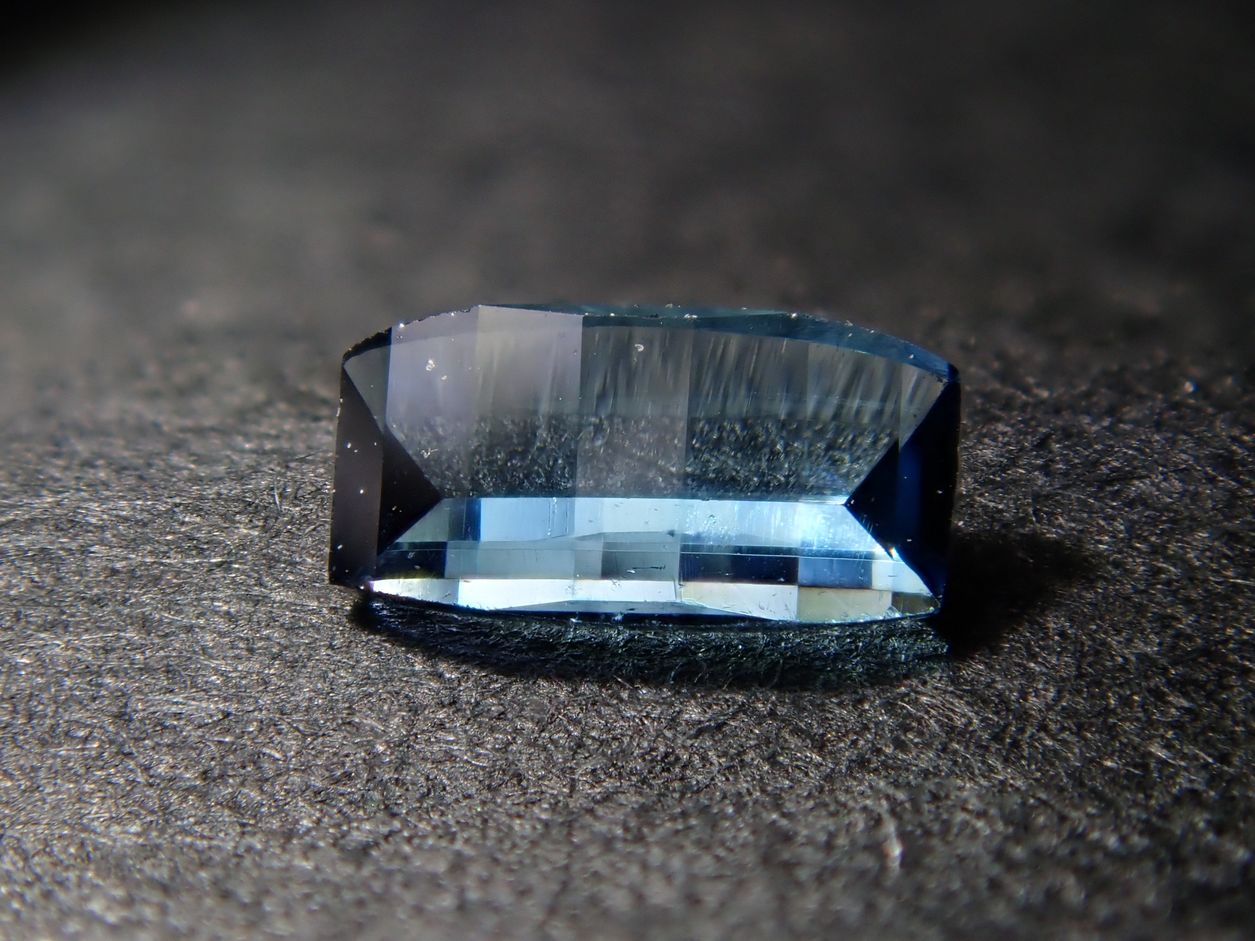 【12562715掲載】ブラジル産インディゴライトトルマリン 0.105ctルース