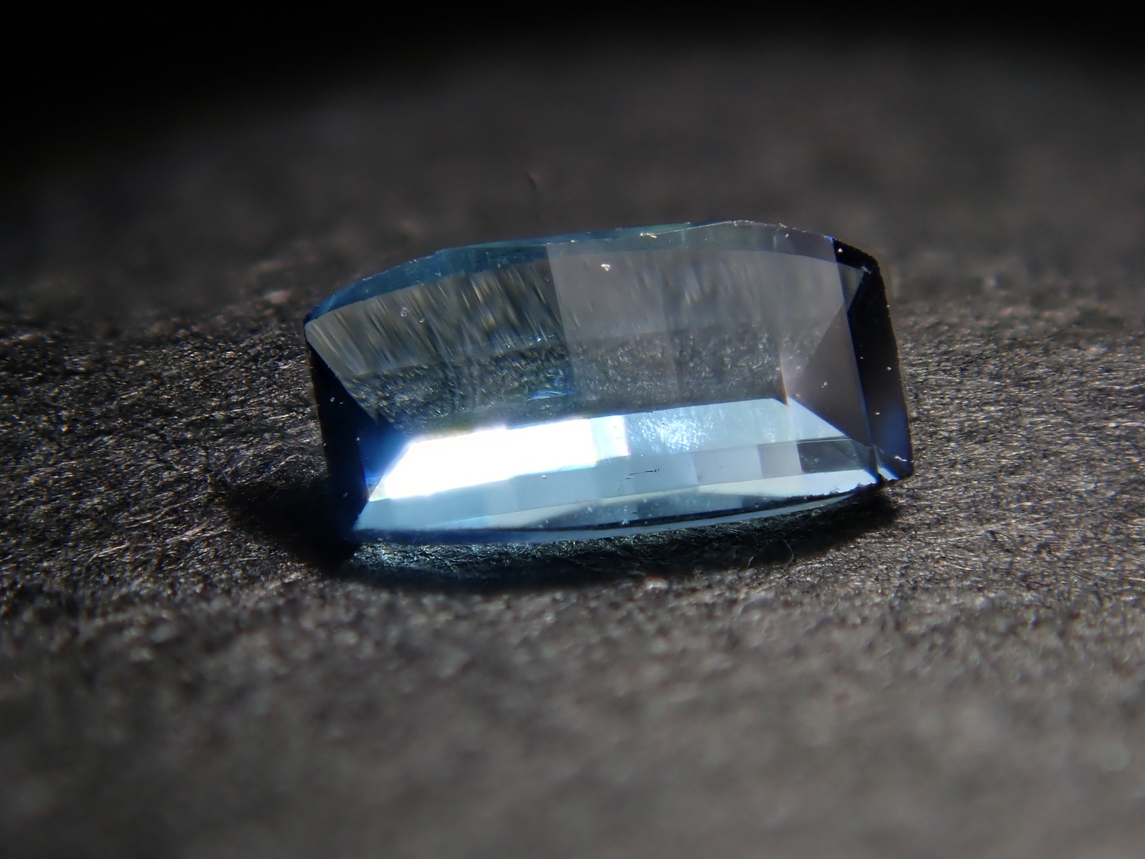 【12562715掲載】ブラジル産インディゴライトトルマリン 0.105ctルース