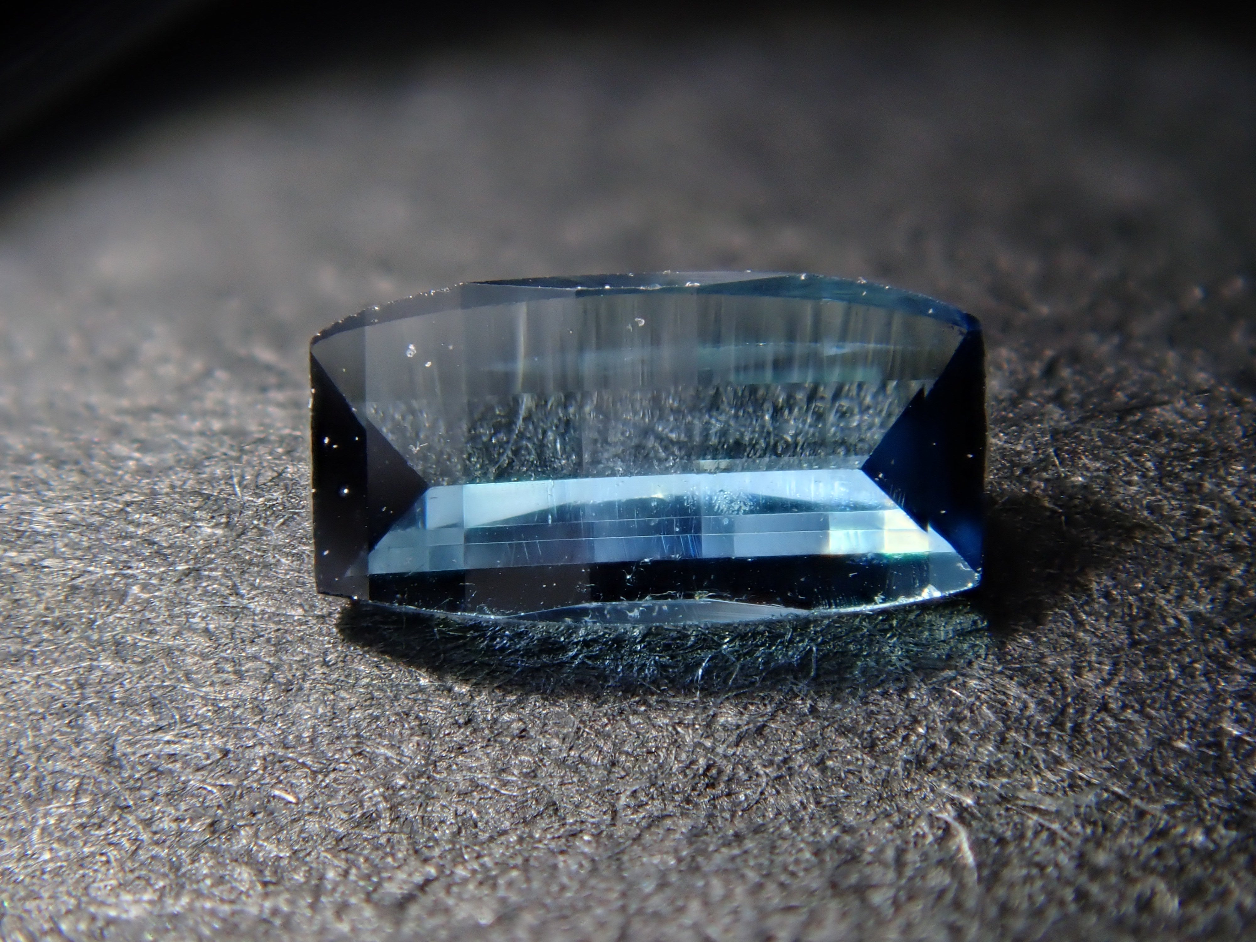 【12562715掲載】ブラジル産インディゴライトトルマリン 0.105ctルース