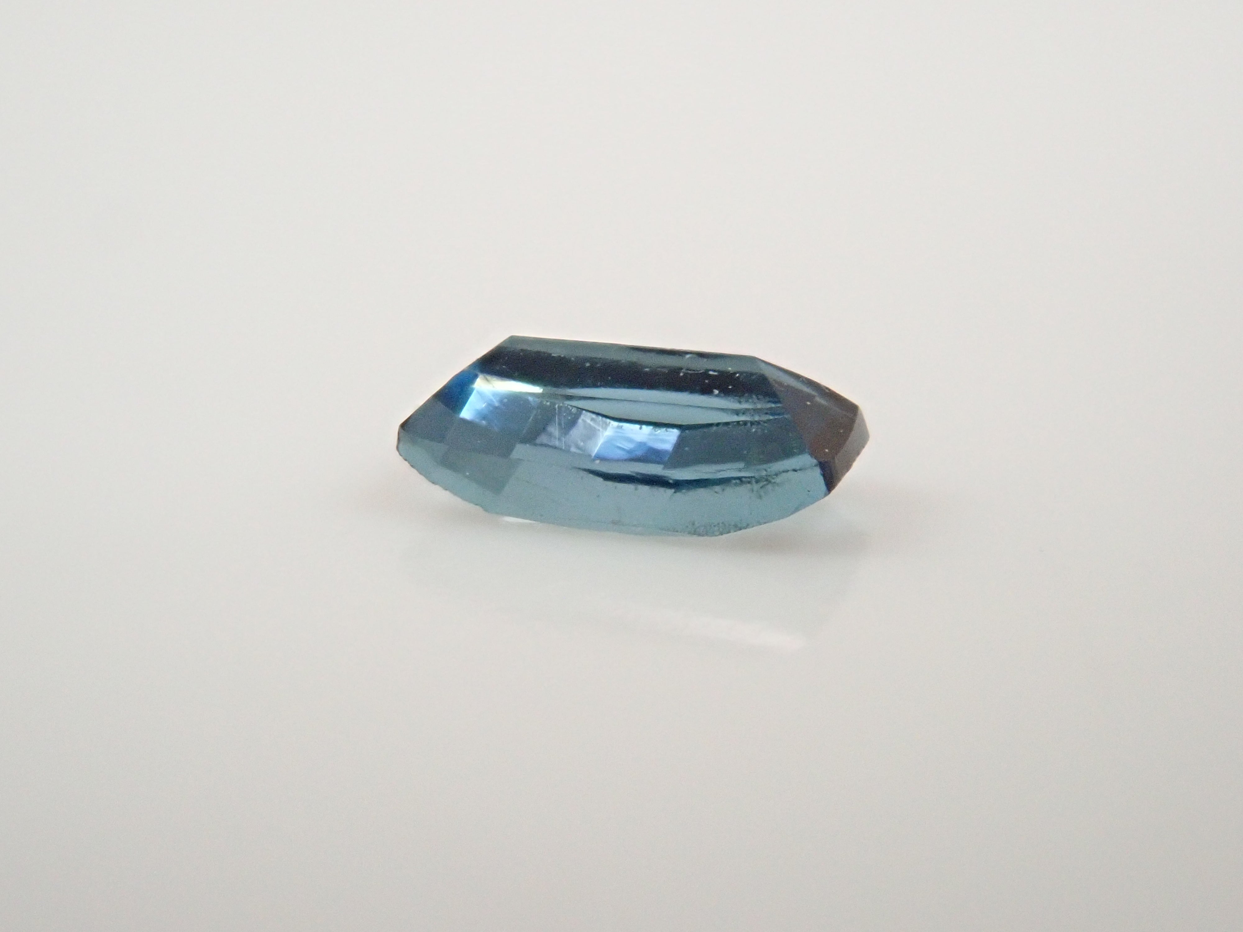 【12562715掲載】ブラジル産インディゴライトトルマリン 0.105ctルース