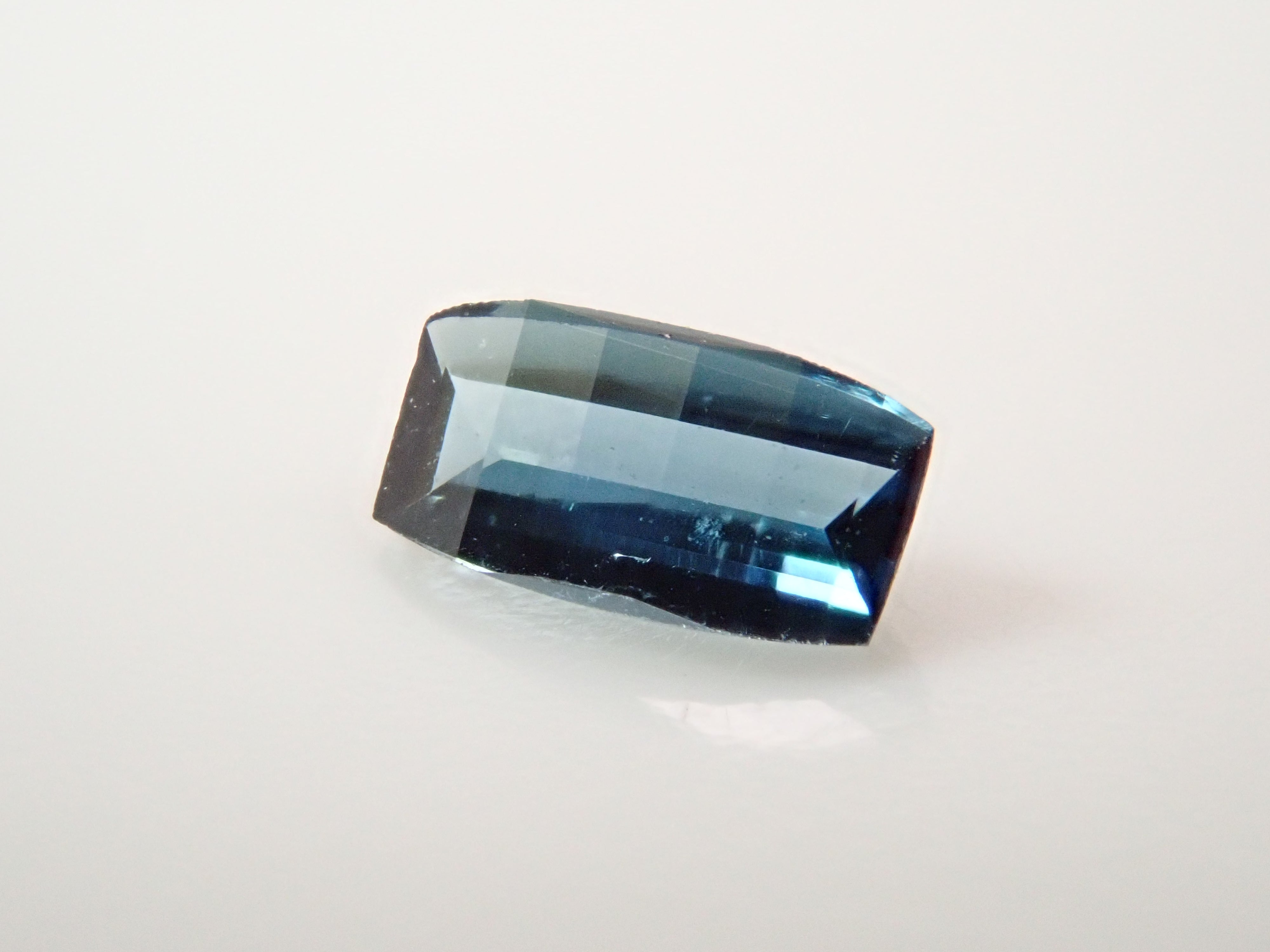 【12562715掲載】ブラジル産インディゴライトトルマリン 0.105ctルース