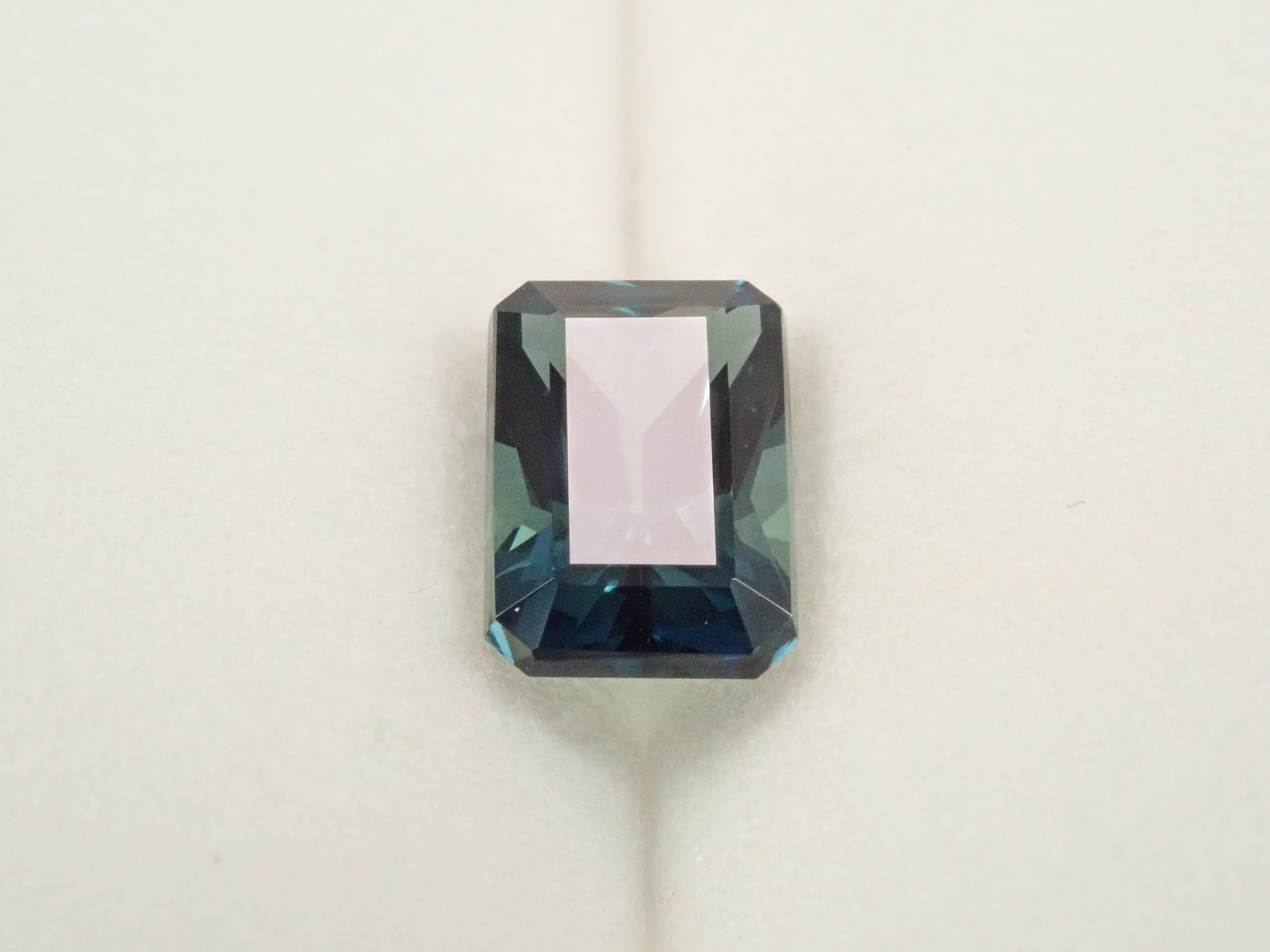 【12562747掲載】マダガスカル産非加熱ティールグリーンサファイア 1.740ctルース