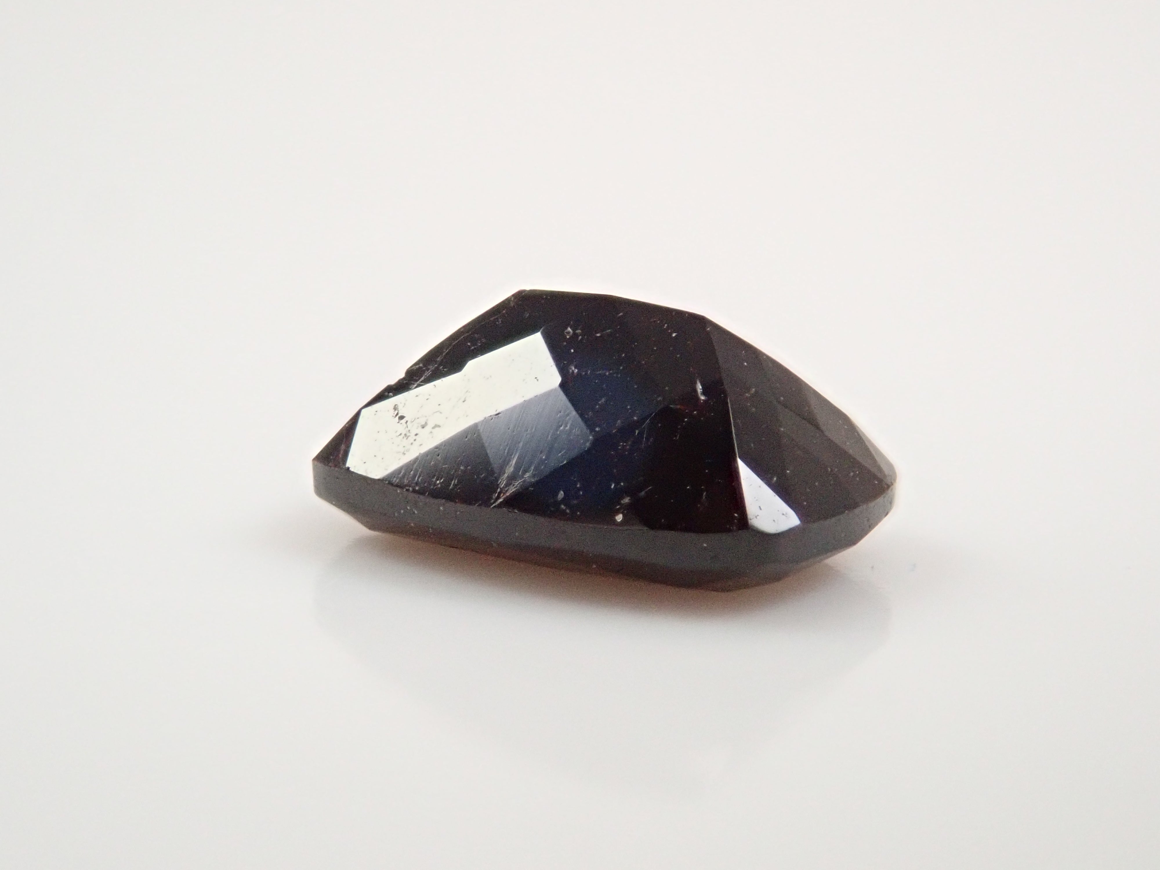 【12562748掲載】アメリカ産ネプチュナイト 0.859ctルース