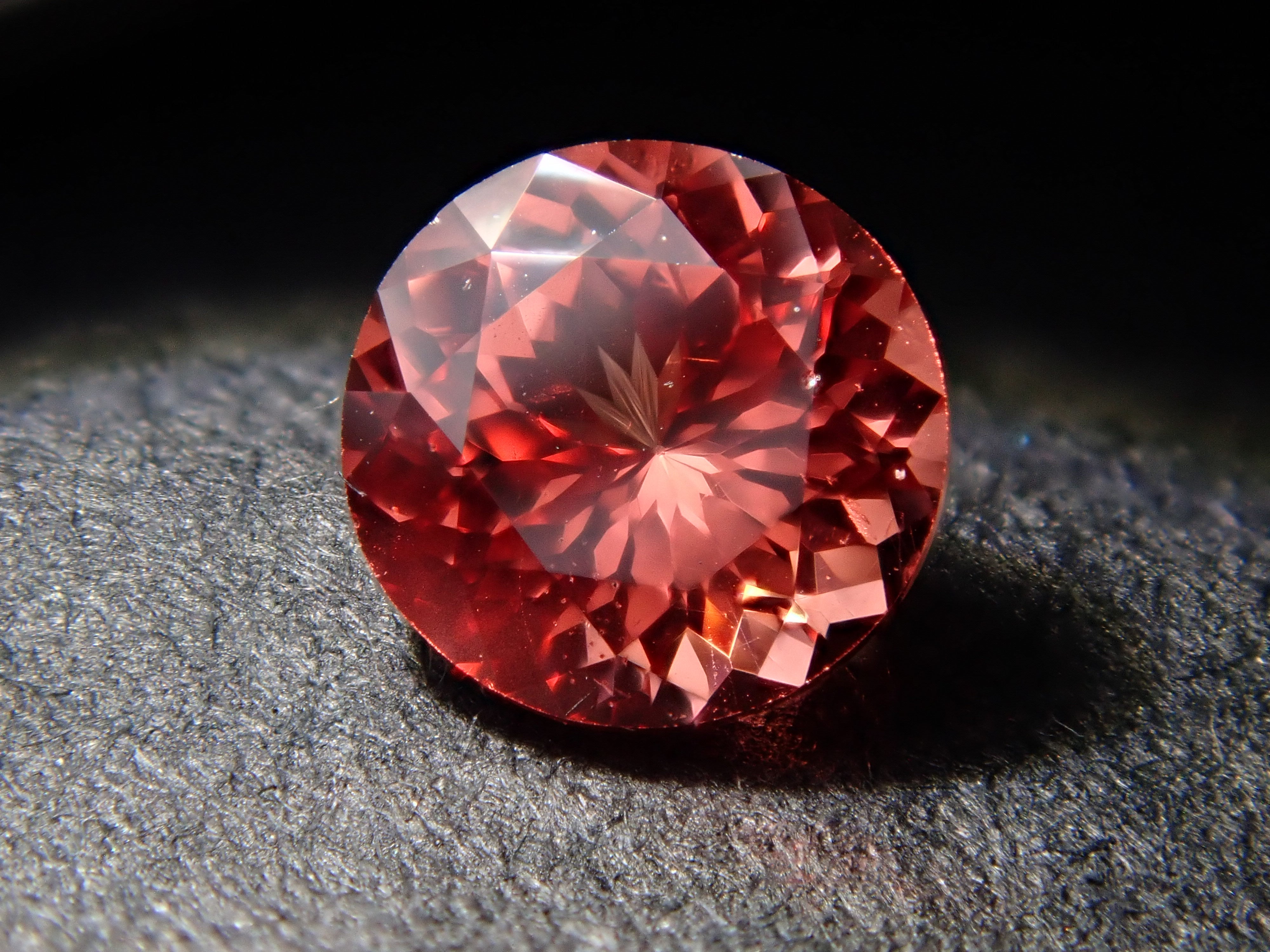 【12562749掲載】タンザニア産オレンジスピネル 0.273ctルース