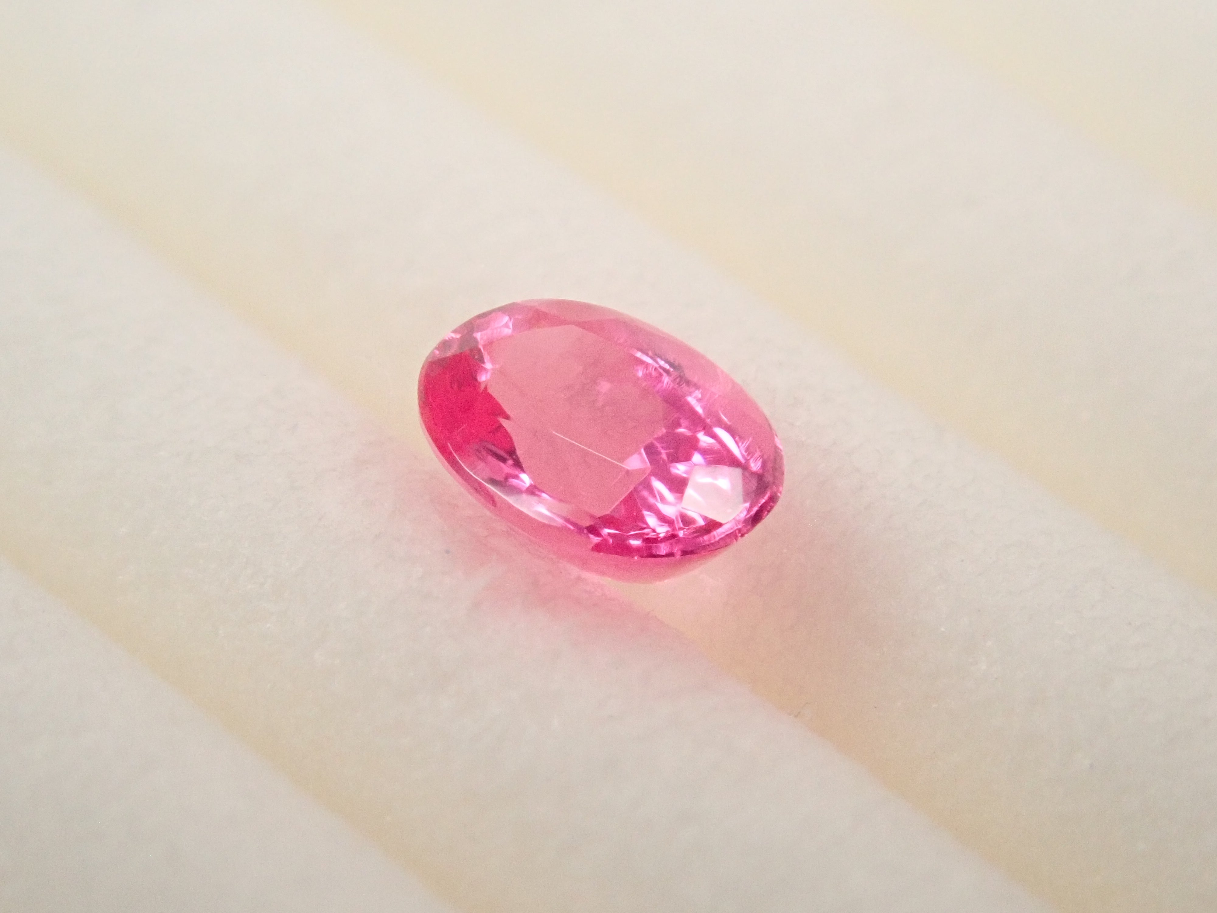 【12562751掲載】タンザニア産ホットピンクスピネル 0.204ctルース