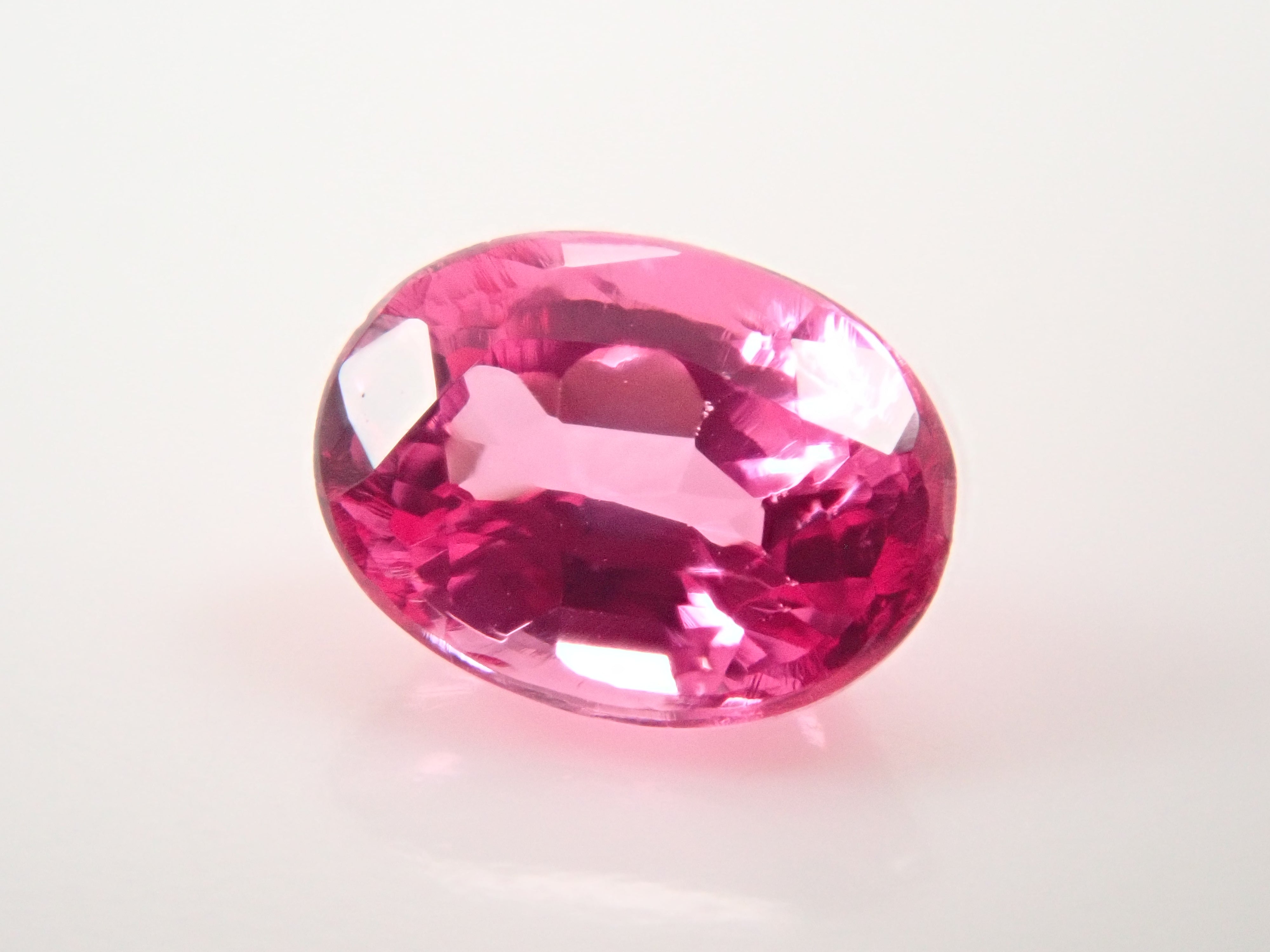 【12562751掲載】タンザニア産ホットピンクスピネル 0.204ctルース