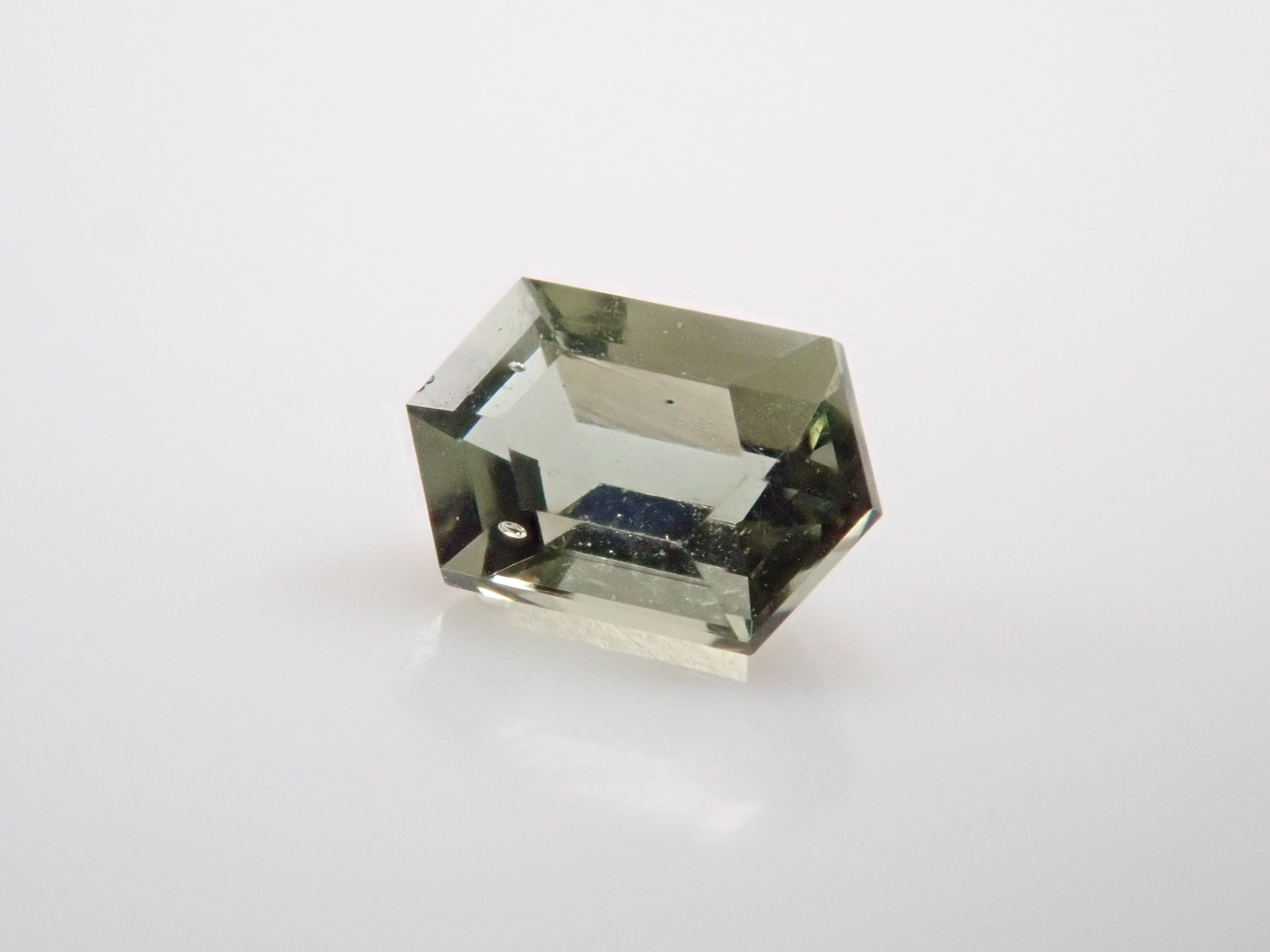 【12558788掲載】旧チェコスロバキア産モルダバイト 0.077ctルース