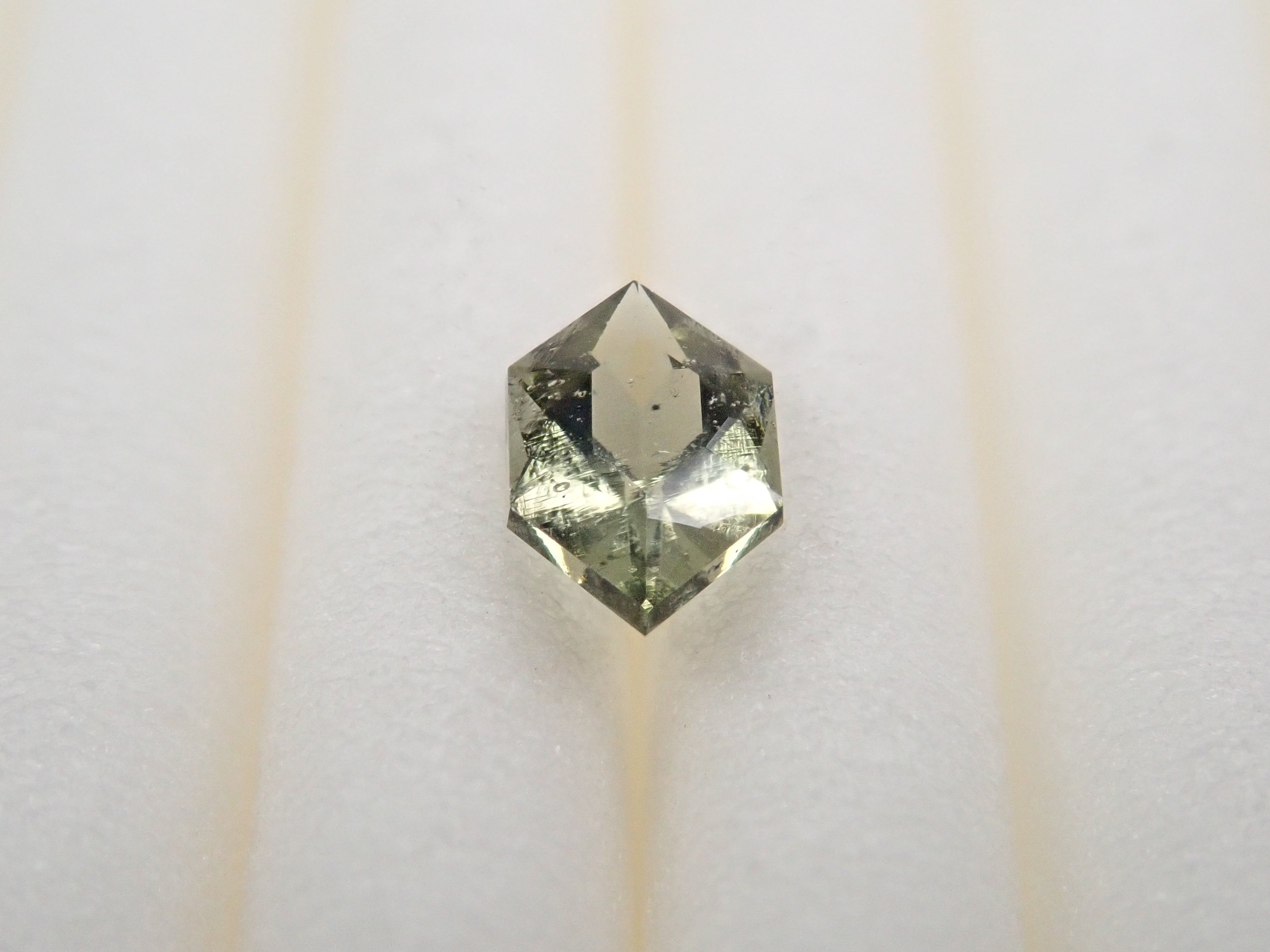 旧チェコスロバキア産モルダバイト 0.135ctルース