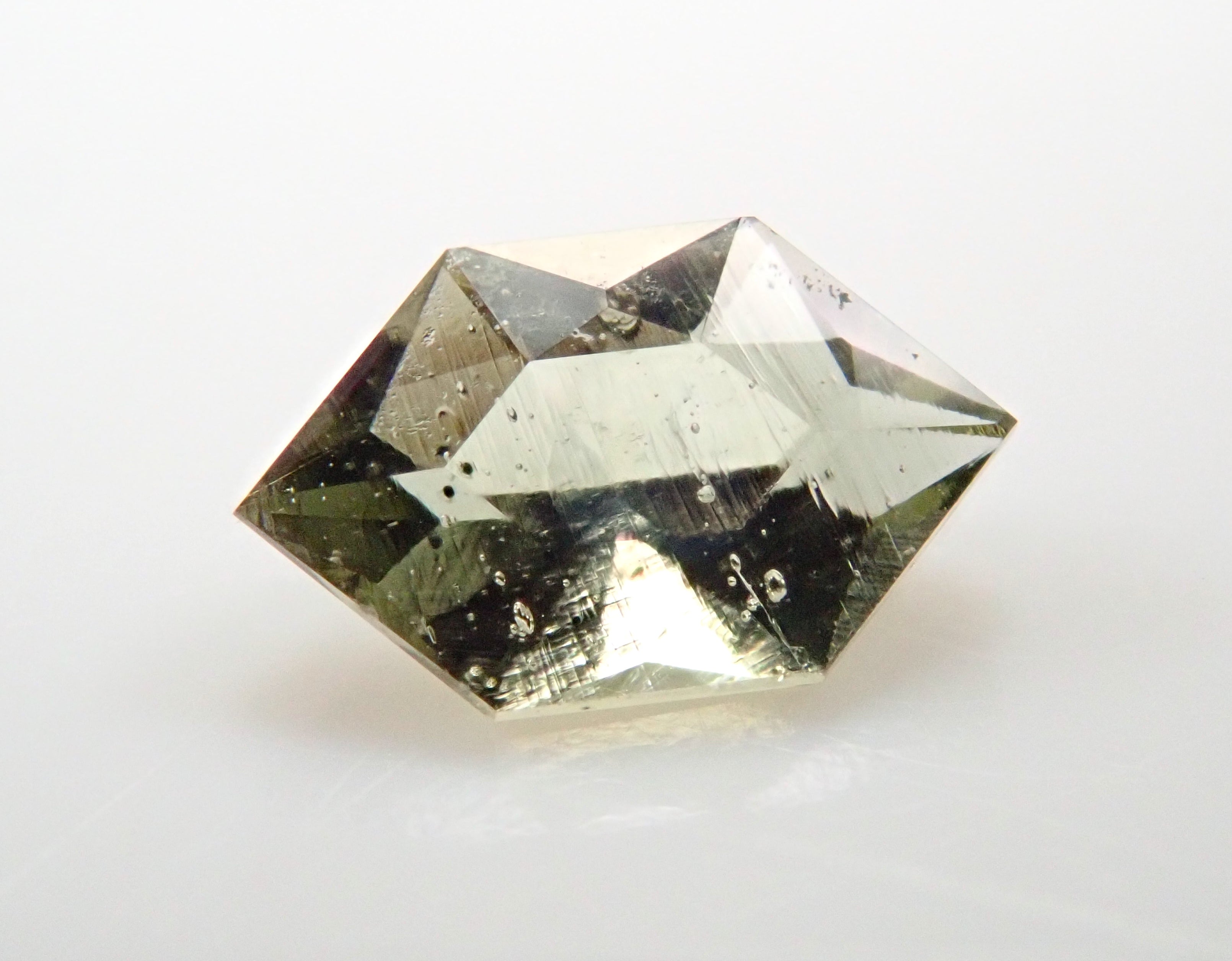 旧チェコスロバキア産モルダバイト 0.135ctルース