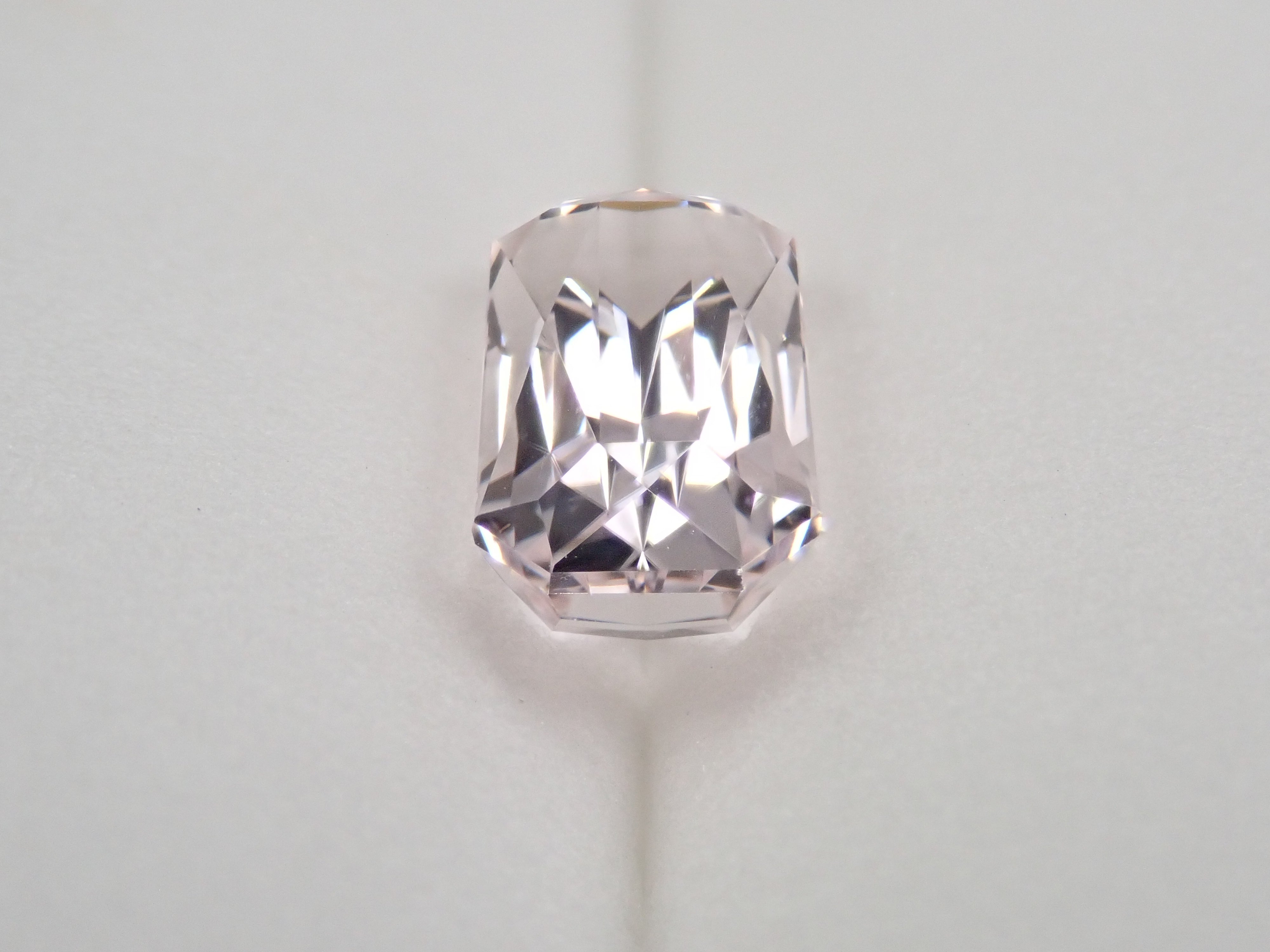 アフガニスタン産クンツァイト 2.938ctルース