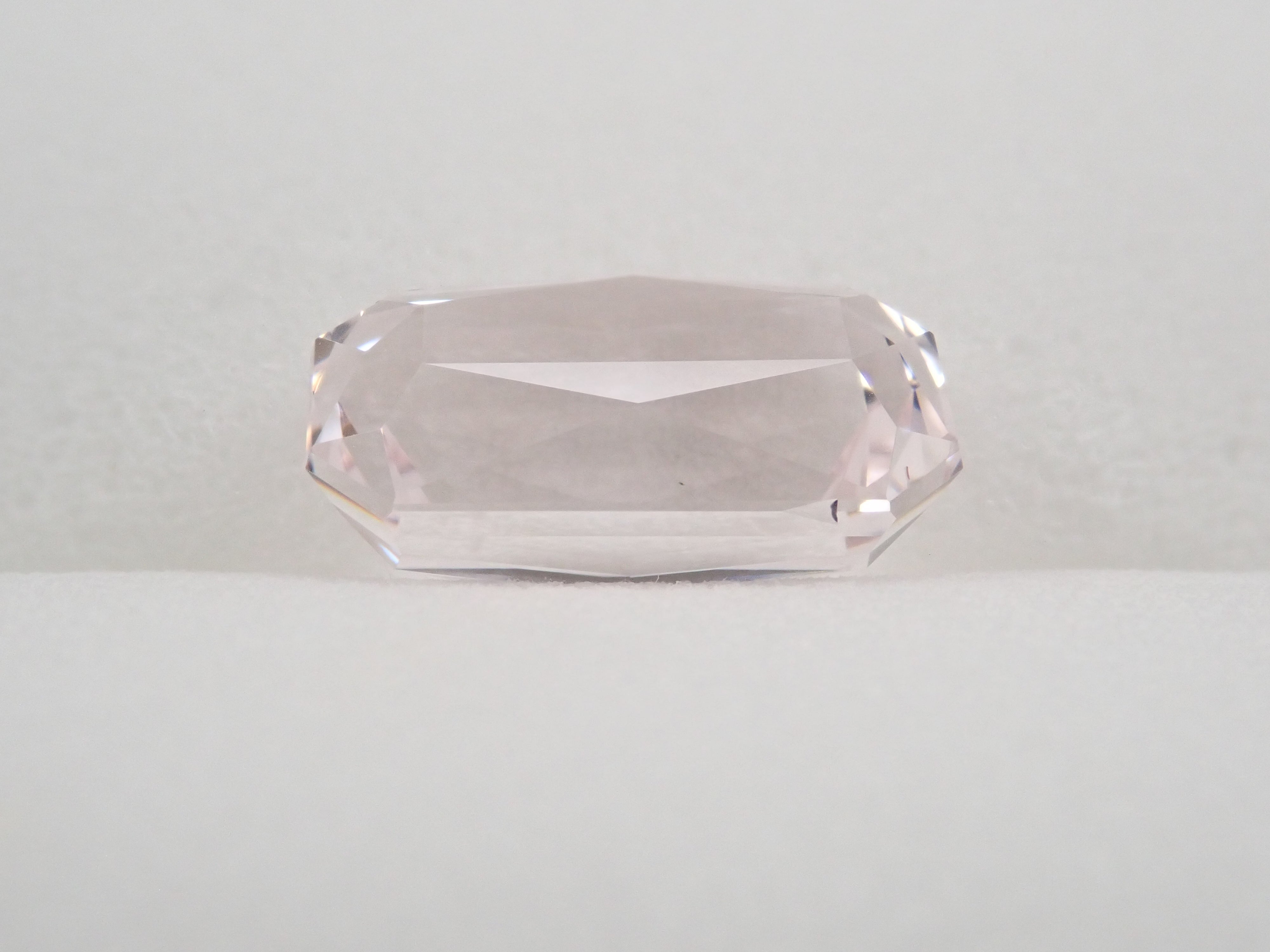 アフガニスタン産クンツァイト 2.938ctルース