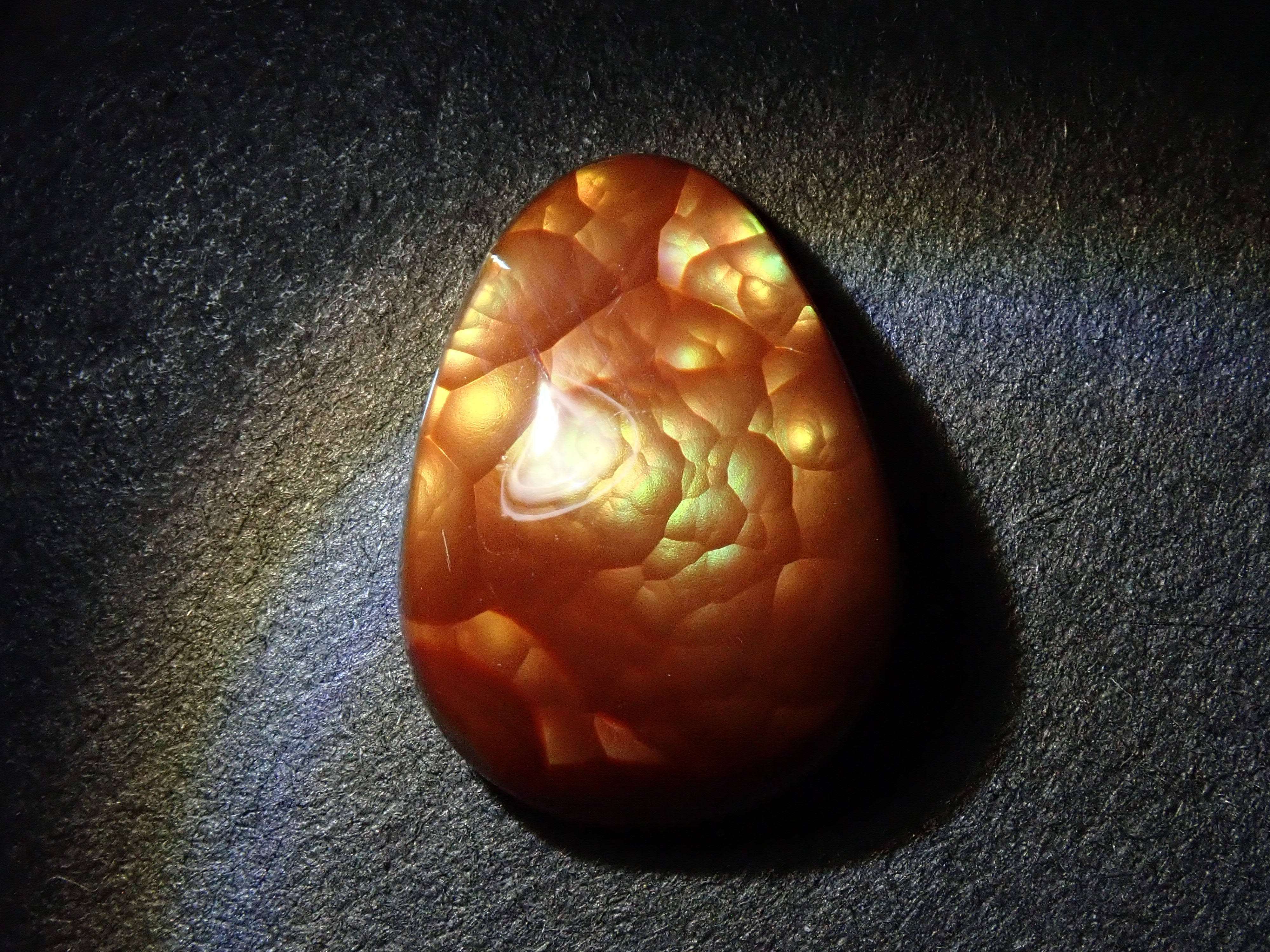 【12562851掲載】ファイアーアゲート 3.613ctルース