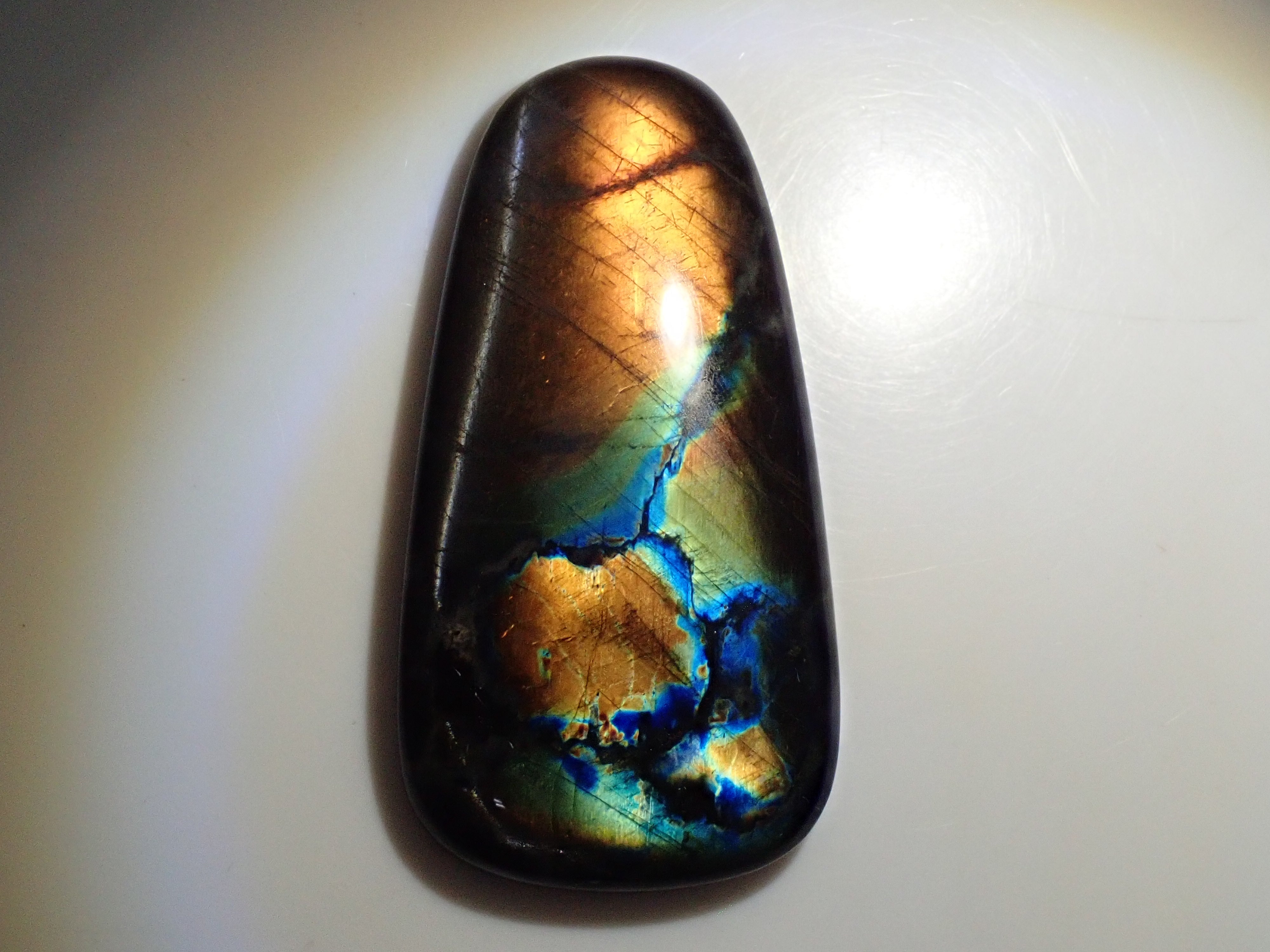 【12562849掲載】フィンランド産ラブラドライト 56.209ctルース