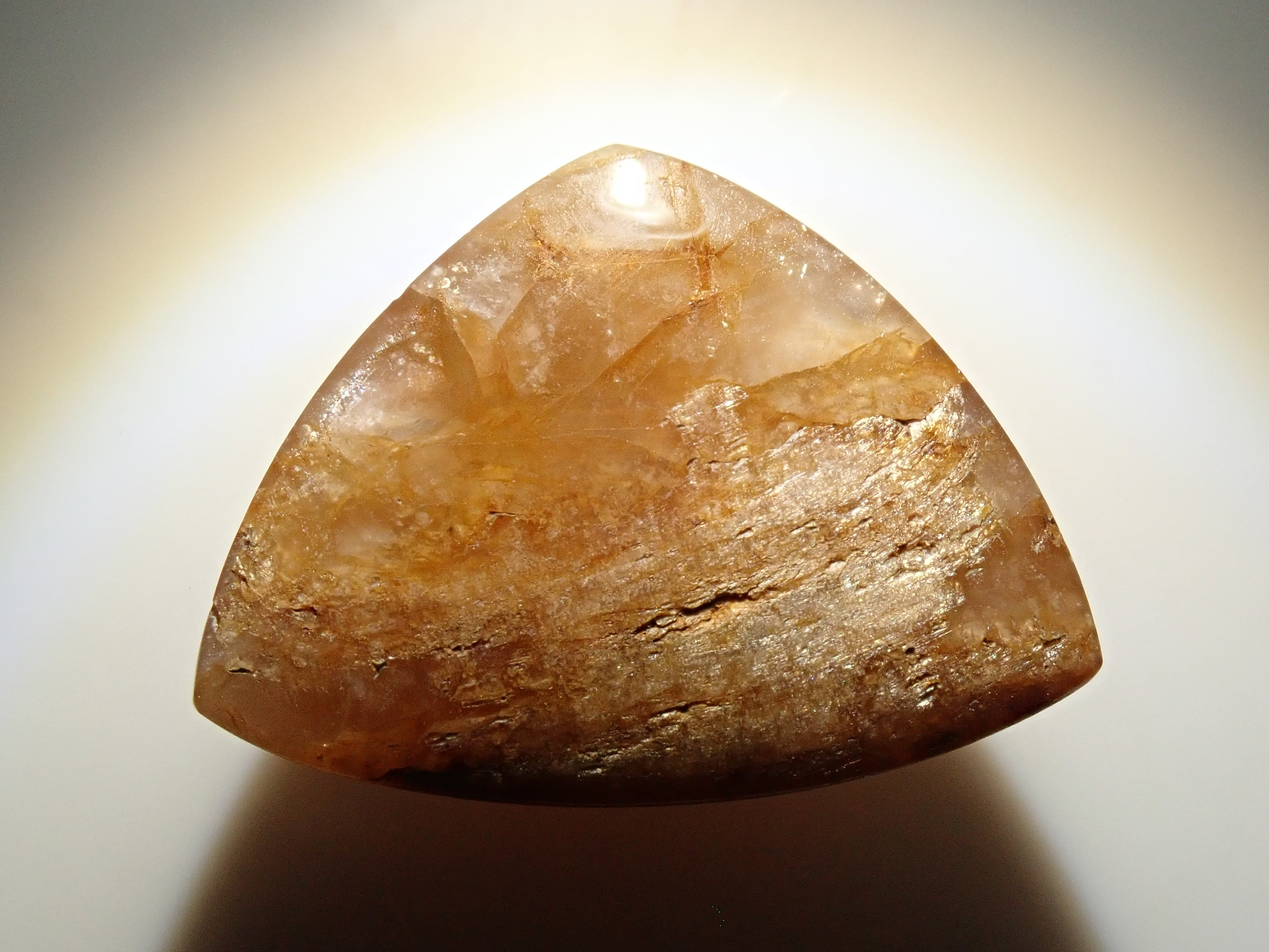 【12562824掲載】ミャンマー産マスグラバイト/ターフェアイト 15.472ctルース