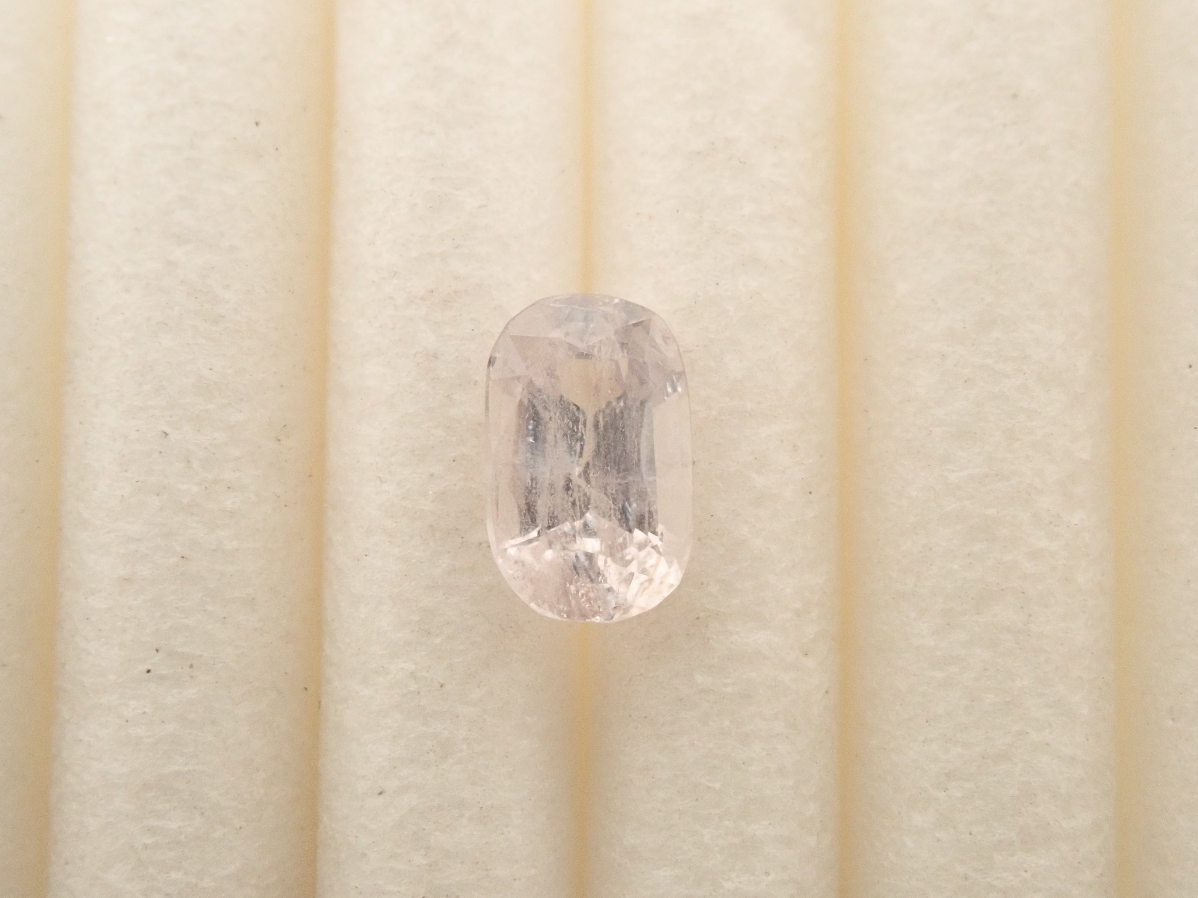 【12562826掲載】ミャンマー産マスグラバイト 0.351ctルース