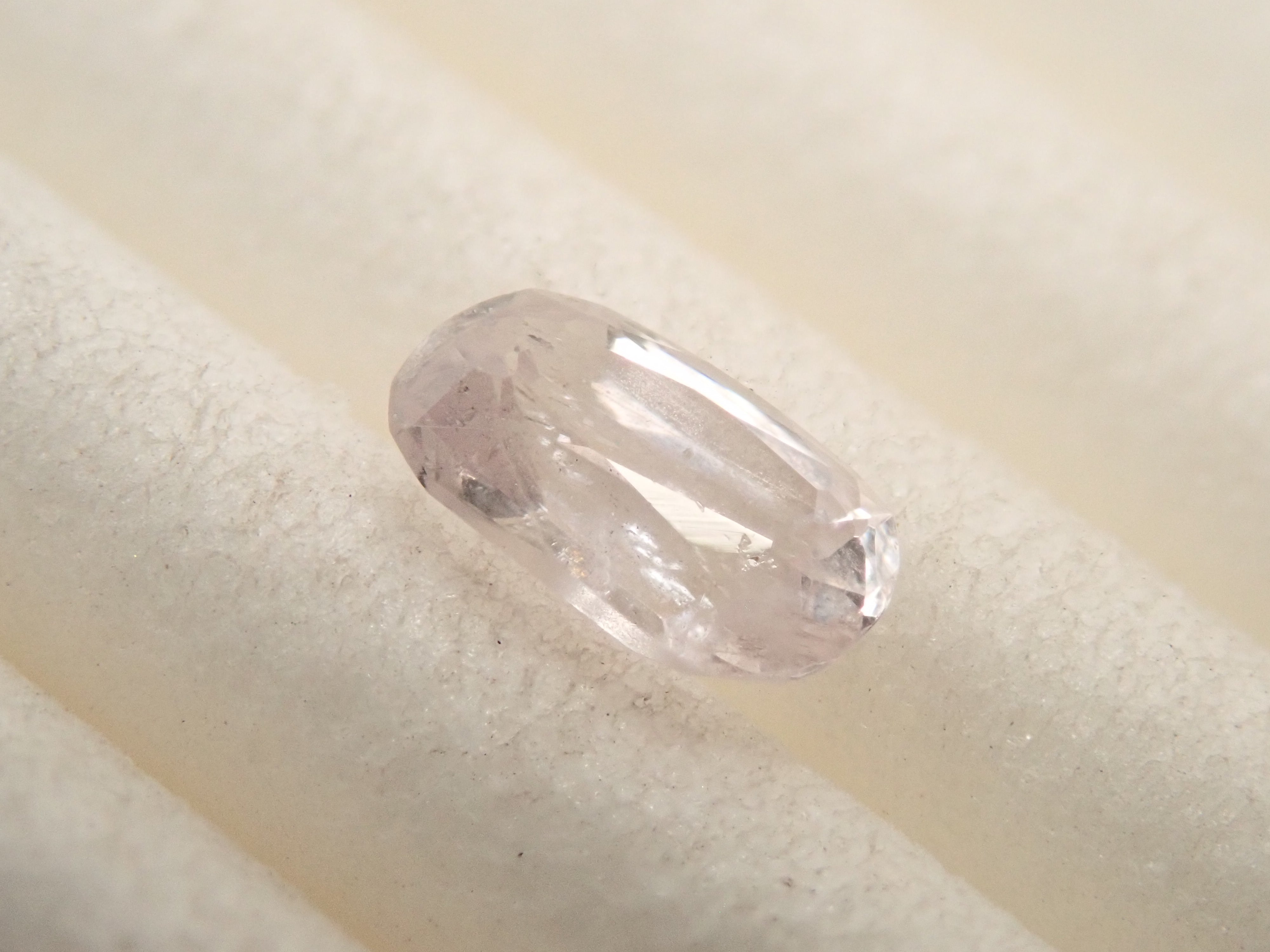 【12562826掲載】ミャンマー産マスグラバイト 0.351ctルース