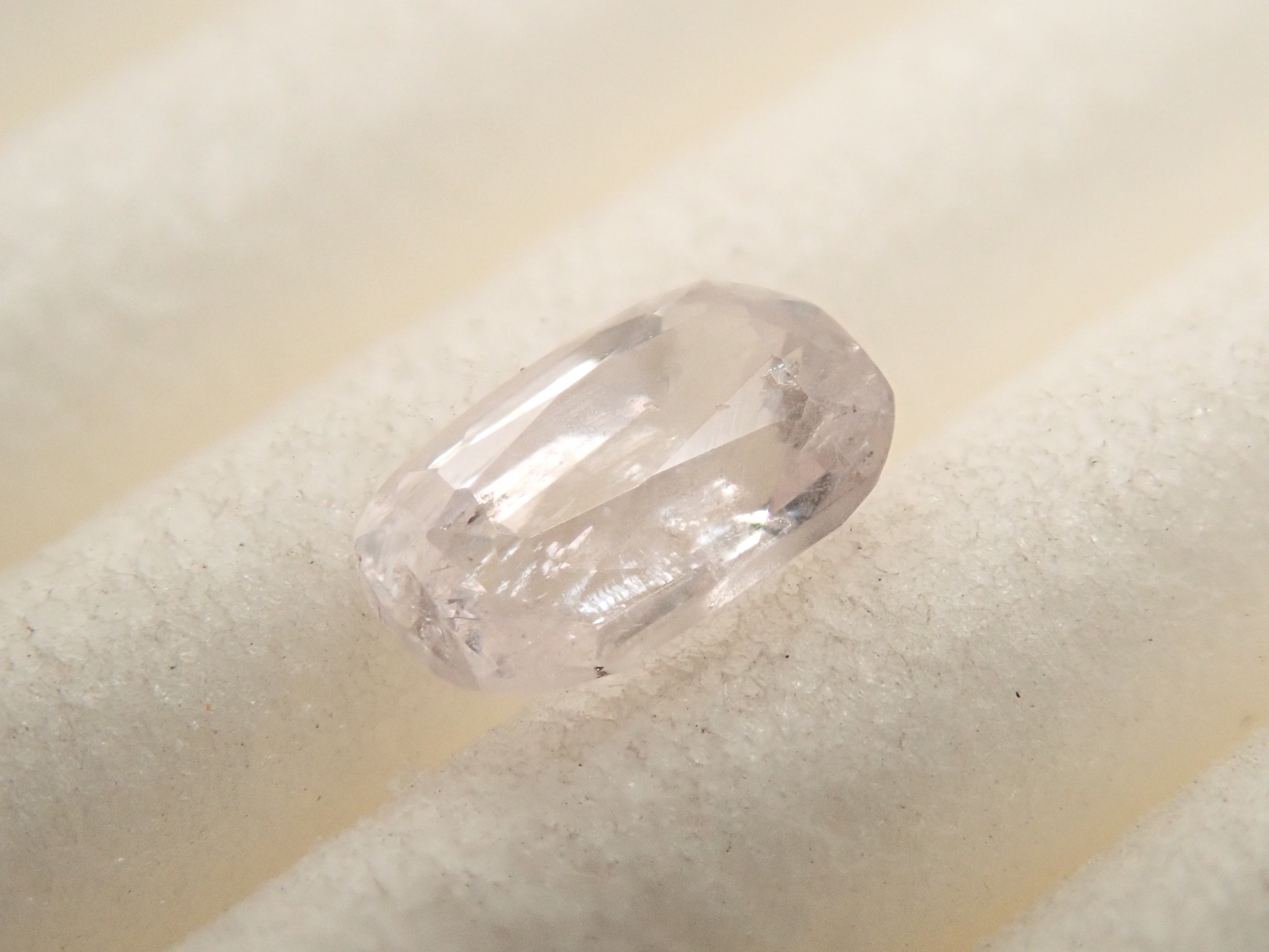 【12562826掲載】ミャンマー産マスグラバイト 0.351ctルース