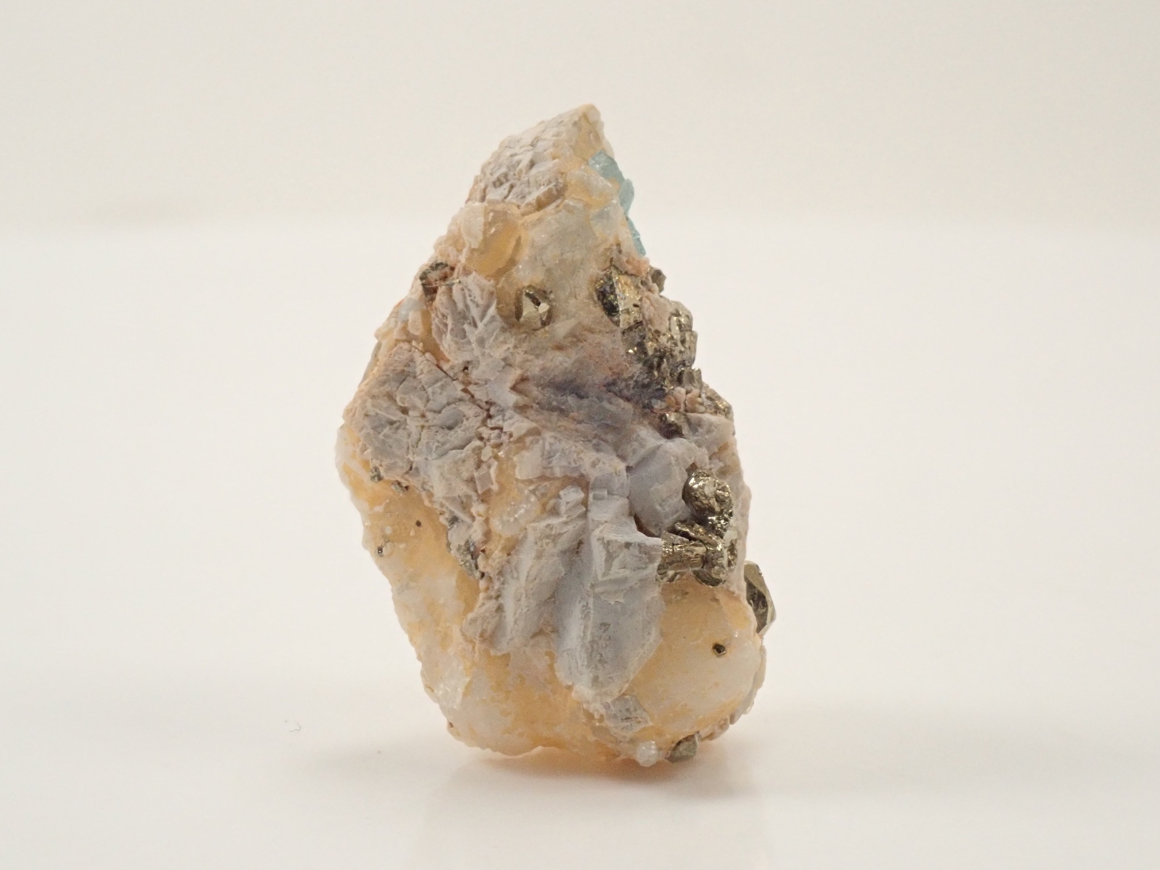 【12562828掲載】コロンビア産パイライト付ユークレース 37.340ct原石