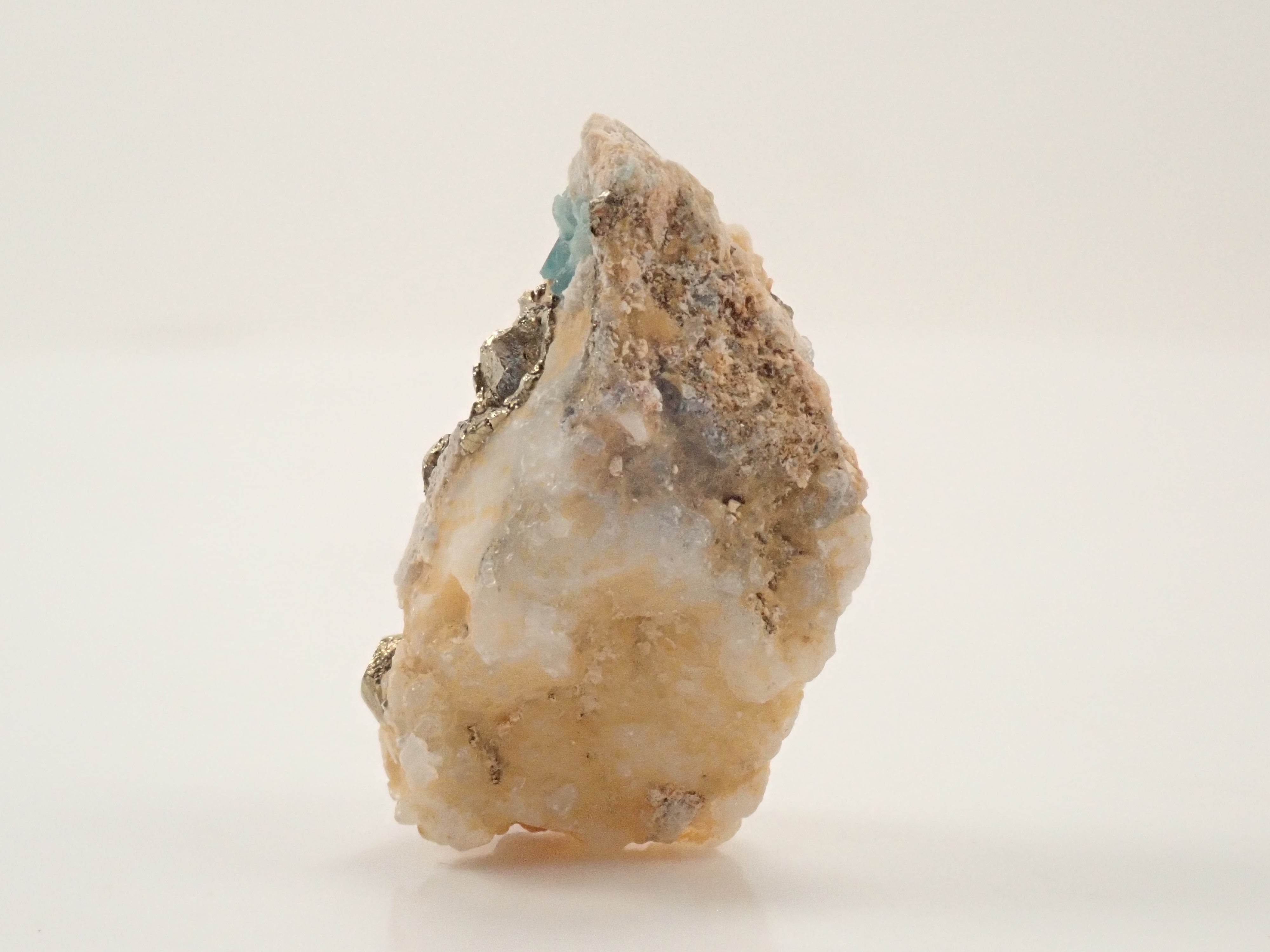 【12562828掲載】コロンビア産パイライト付ユークレース 37.340ct原石