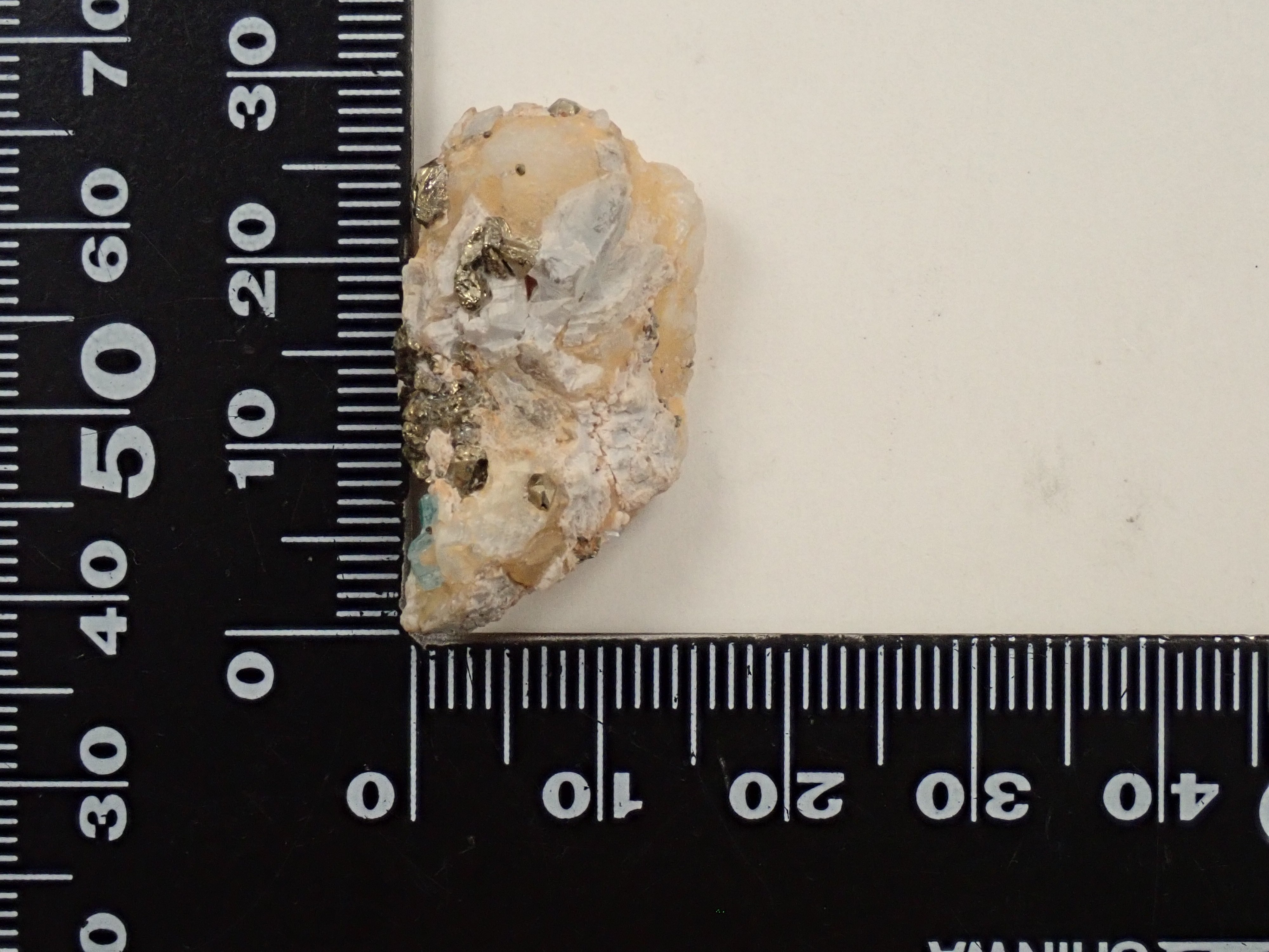 【12562828掲載】コロンビア産パイライト付ユークレース 37.340ct原石