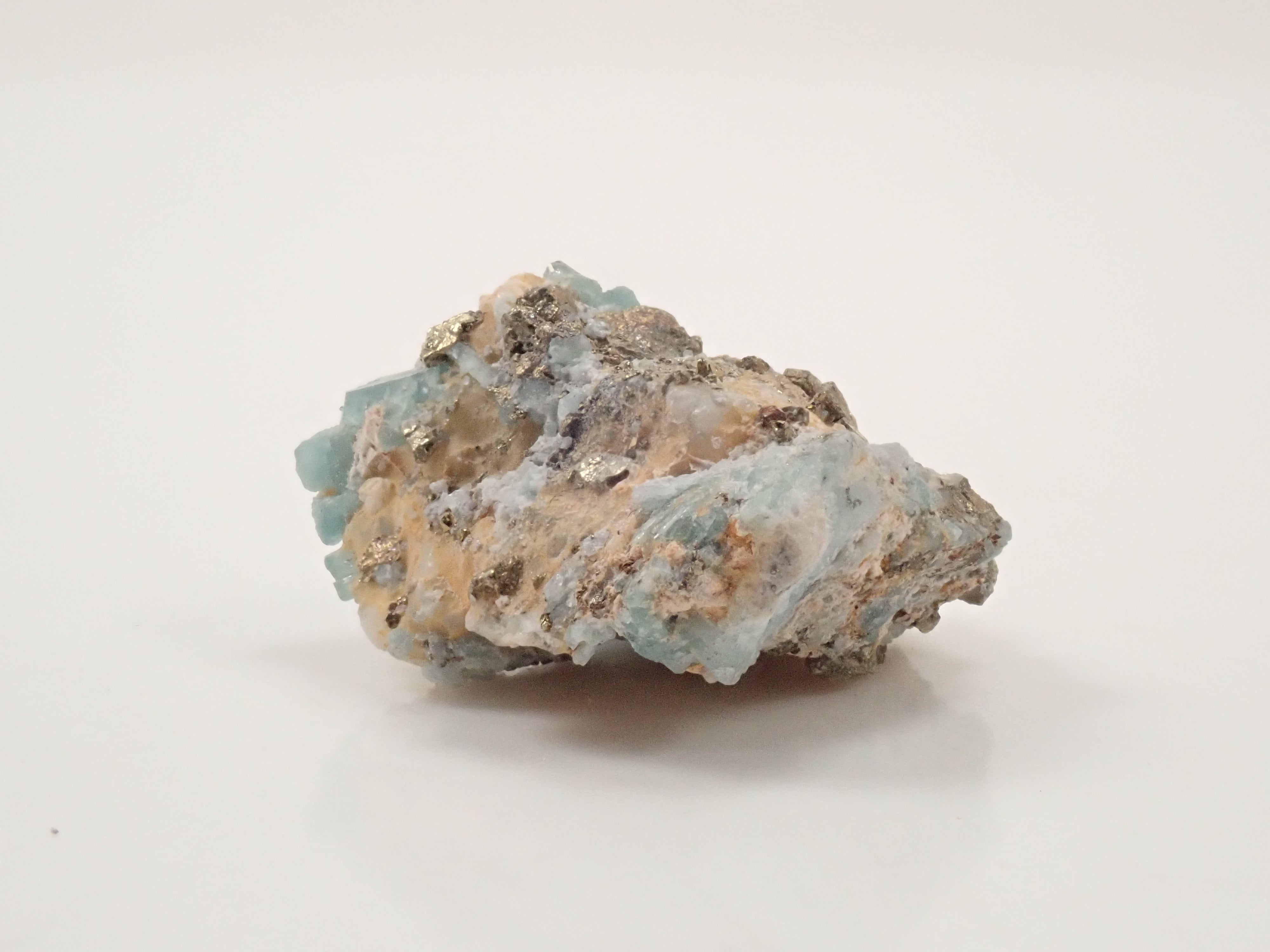 【12562829掲載】コロンビア産パイライト付ユークレース 23.430ct原石