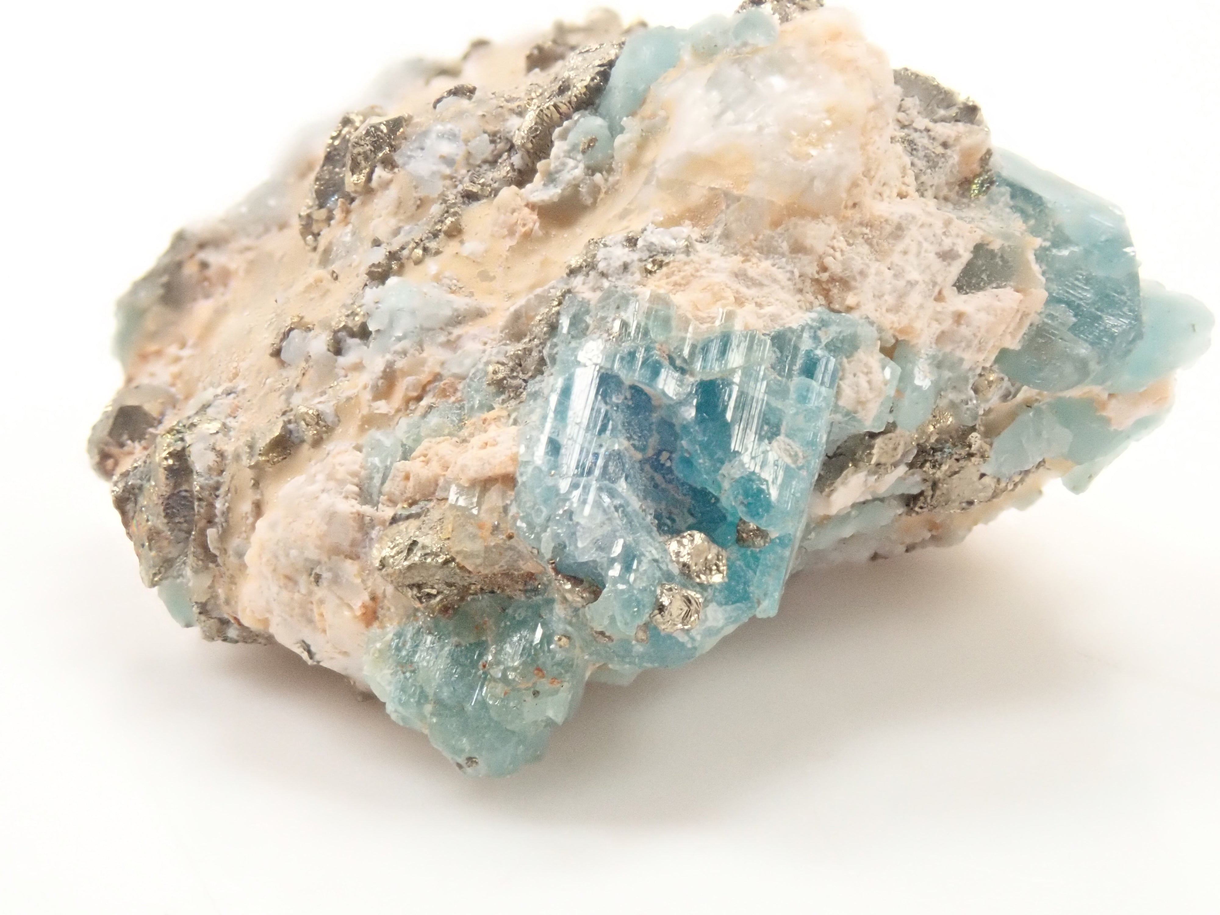 【12562829掲載】コロンビア産パイライト付ユークレース 23.430ct原石